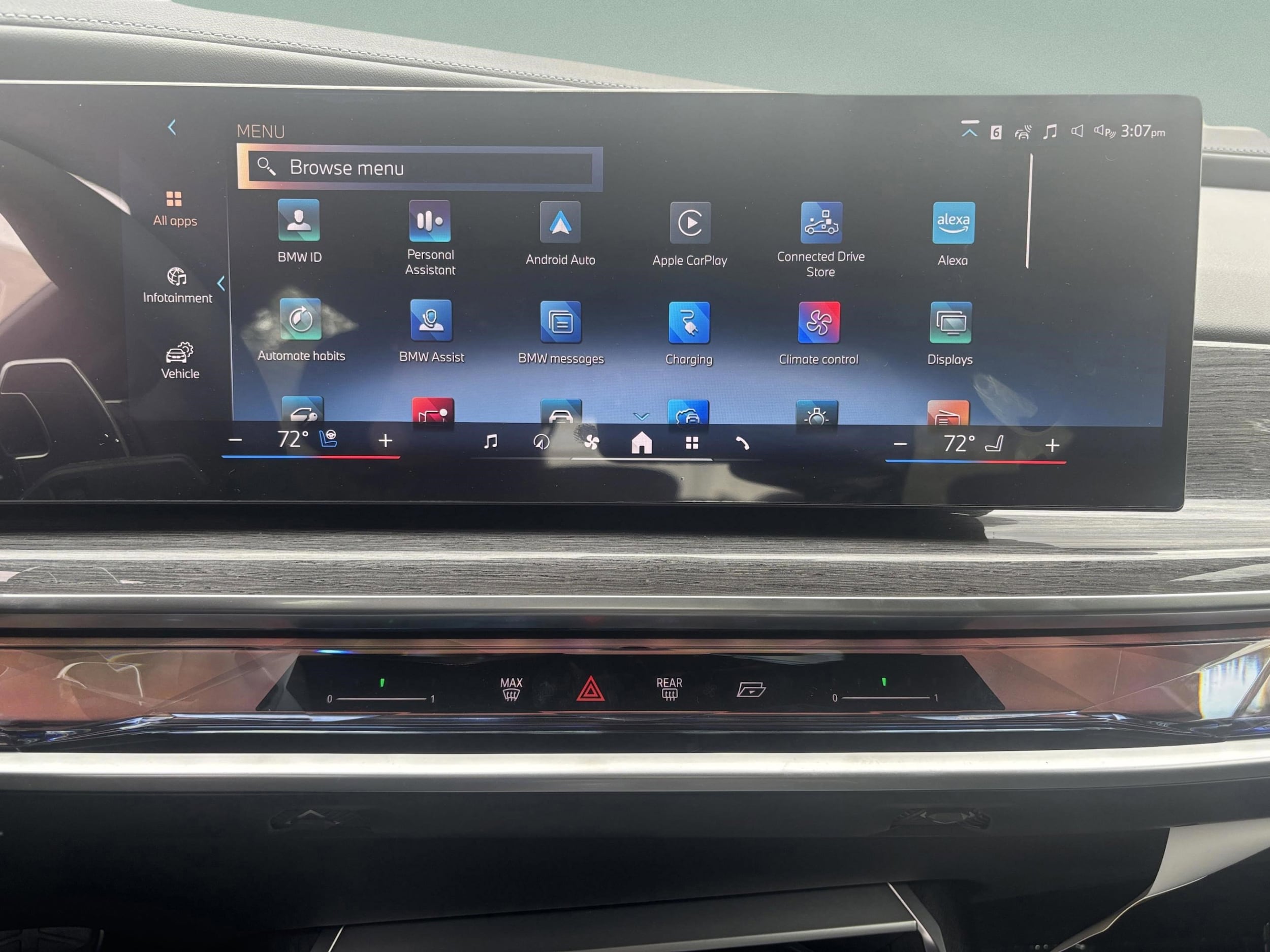 2026 BMW 7 Series 750e - Photo 24