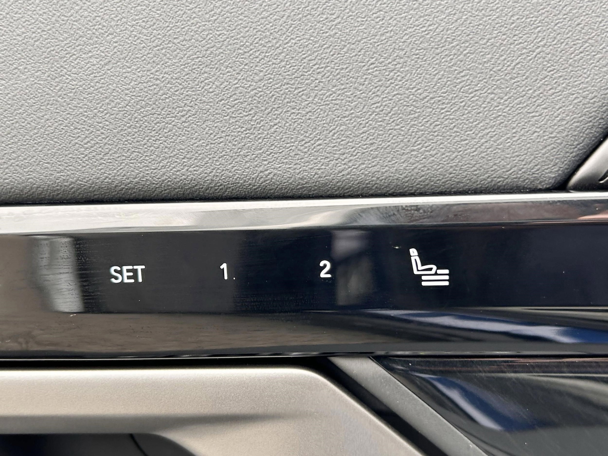 2025 BMW 5 Series 530i - Photo 20