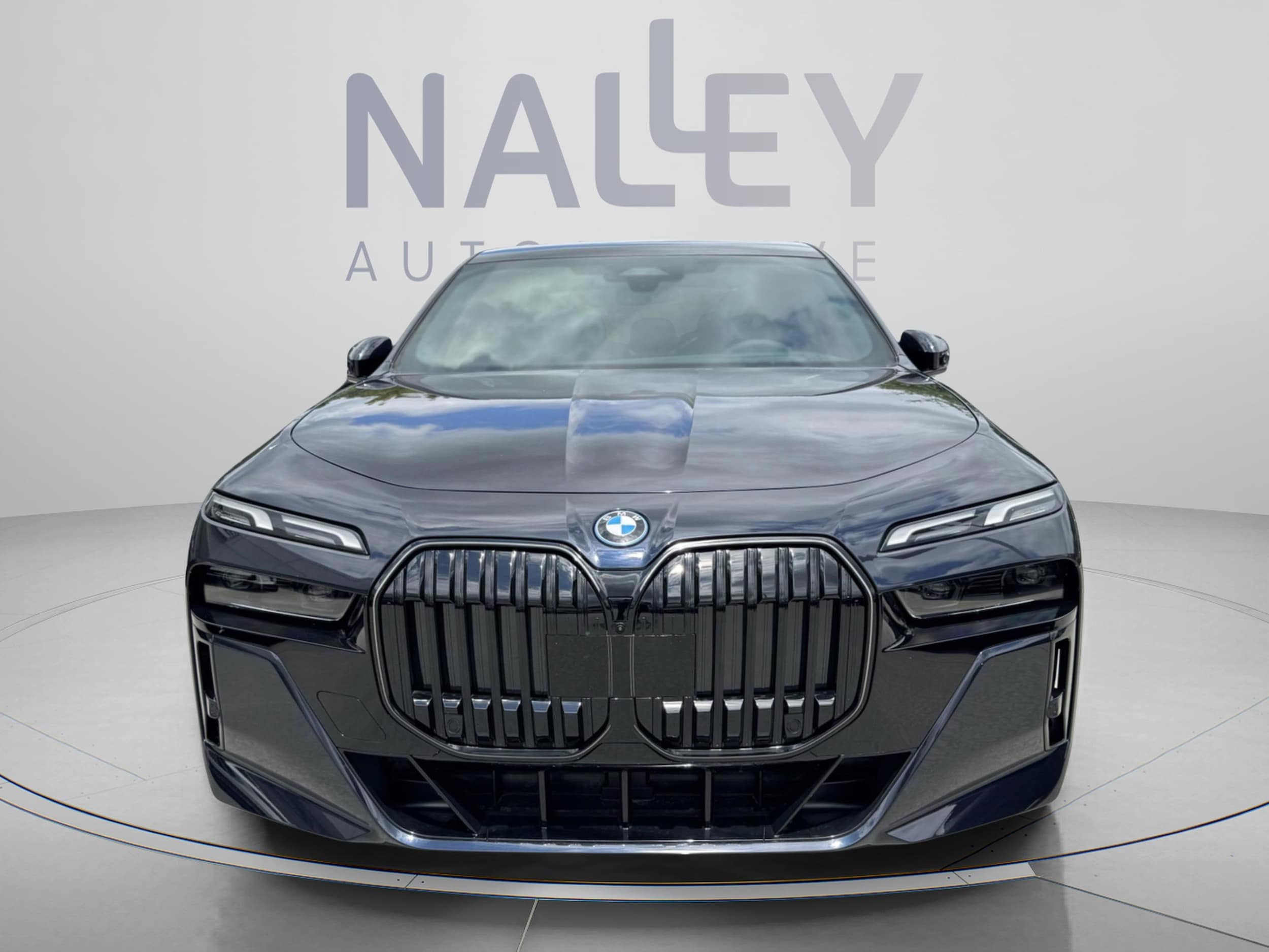 2025 BMW i7 60 - Photo 8