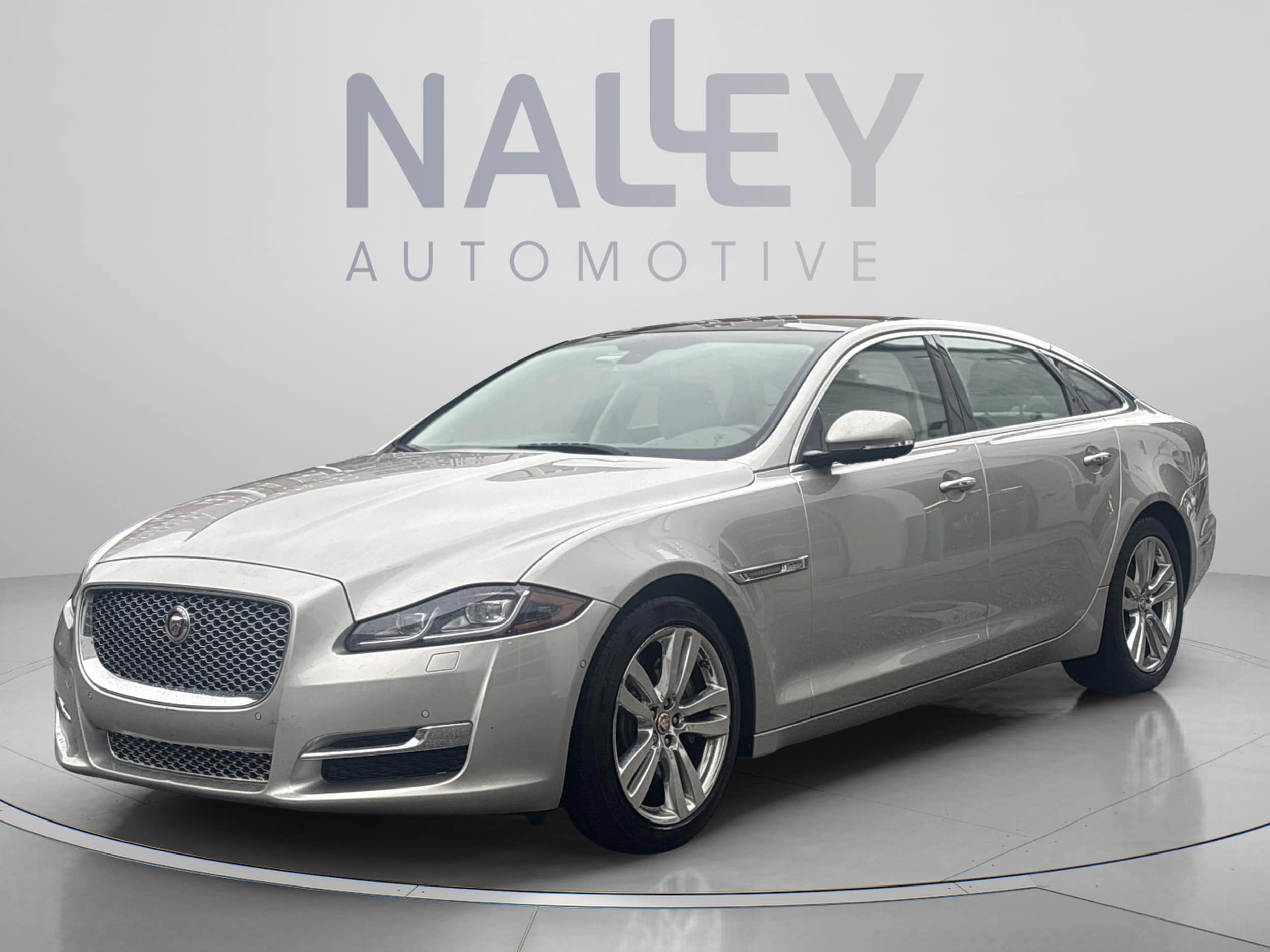 2016 Jaguar XJ XJL Portfolio's photo