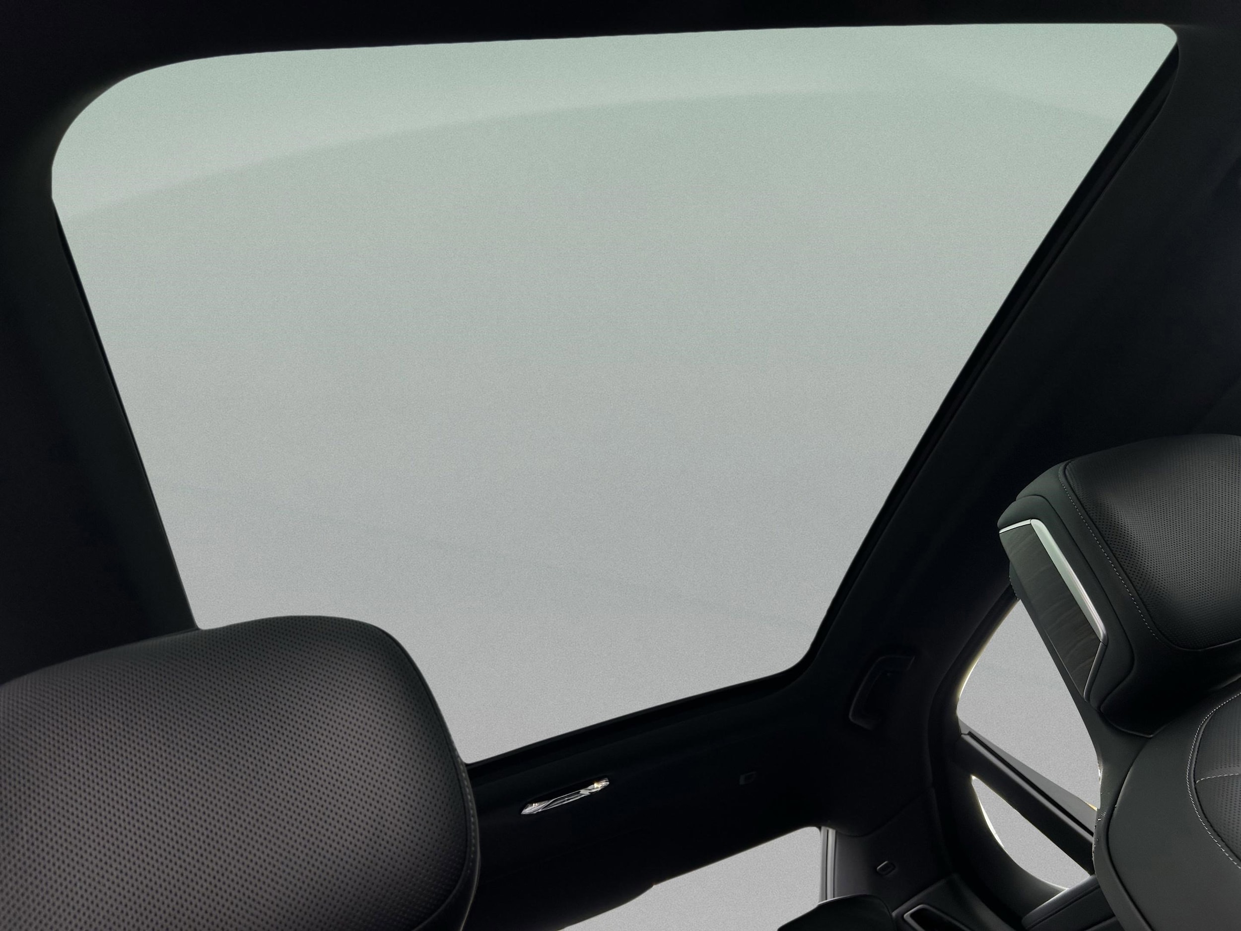 2026 BMW 7 Series 750e - Photo 26