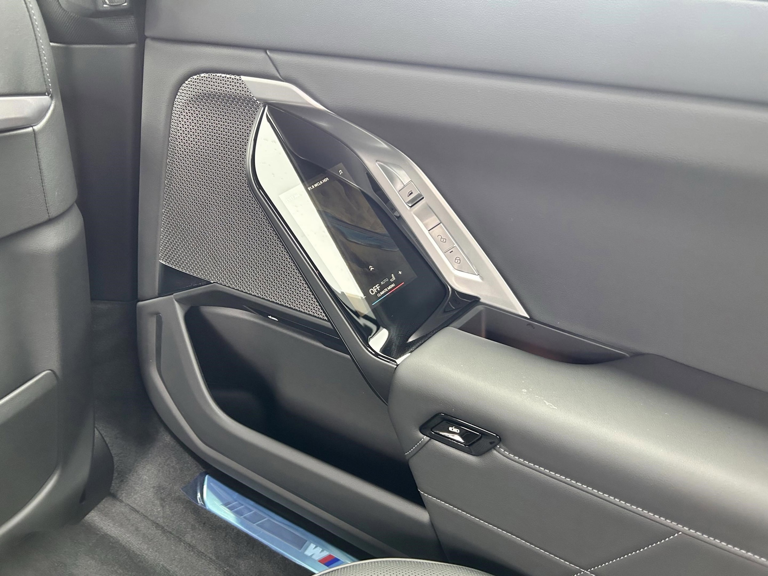 2026 BMW 7 Series 750e - Photo 23