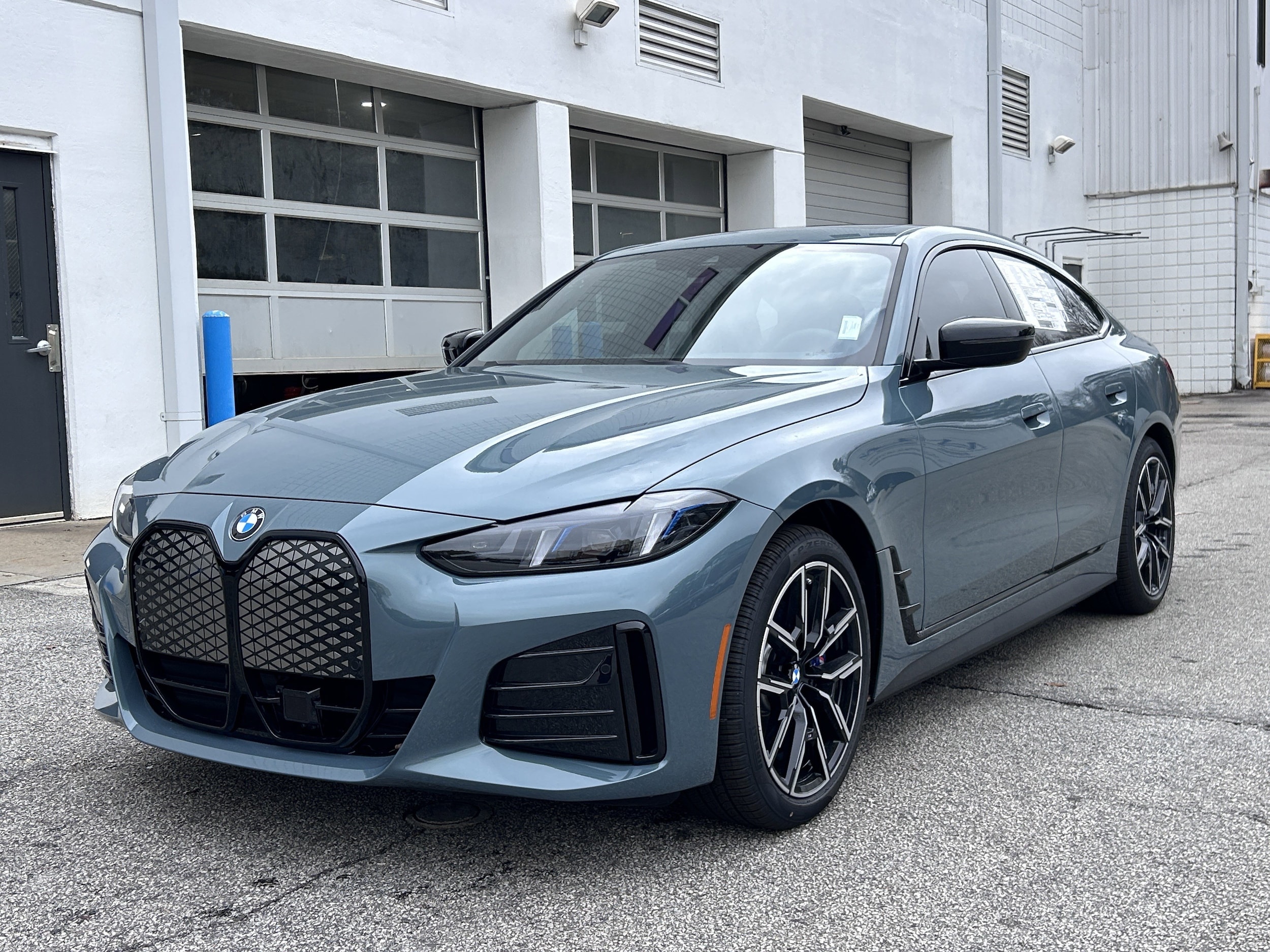 2026 BMW i4 40's photo