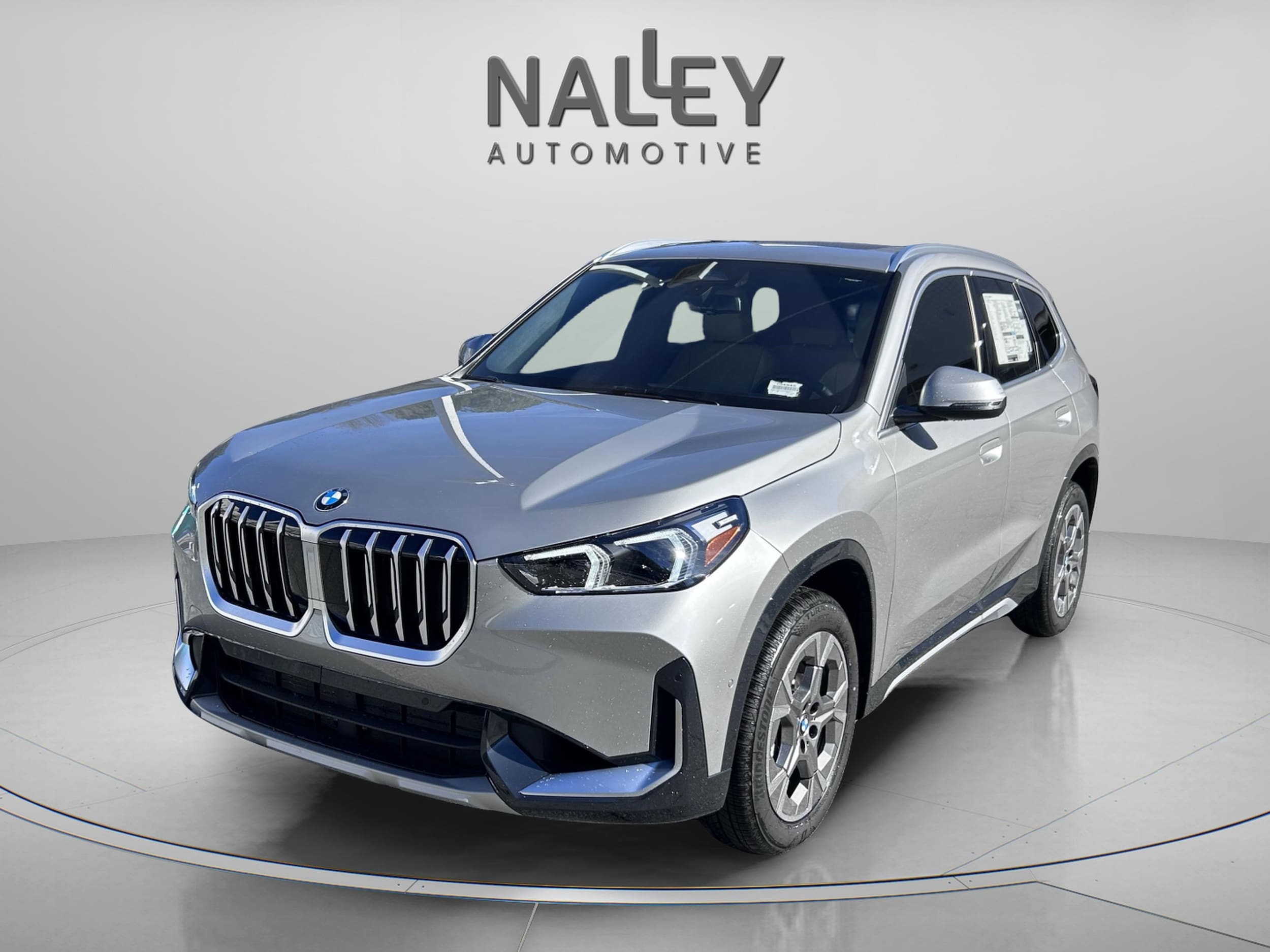 2025 BMW X1 28i's photo