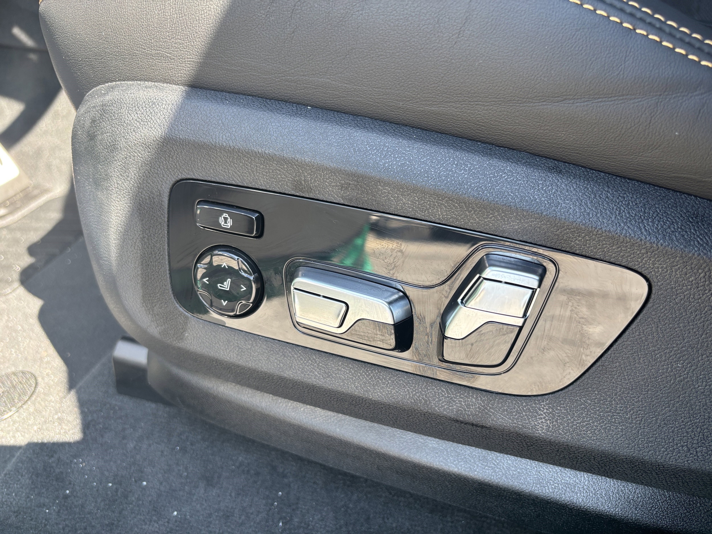 2026 BMW X6 M X6 M - Photo 34