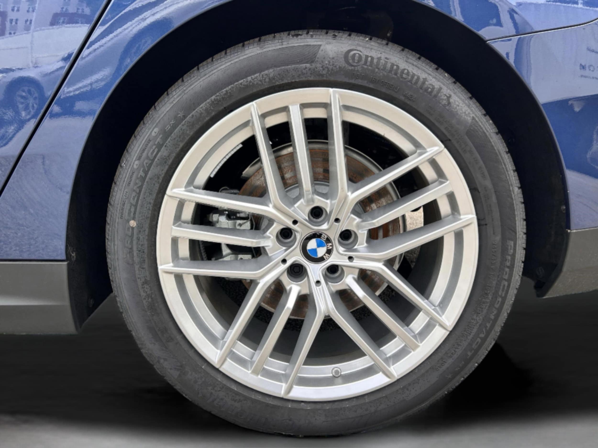 2025 BMW 5 Series 530i - Photo 32