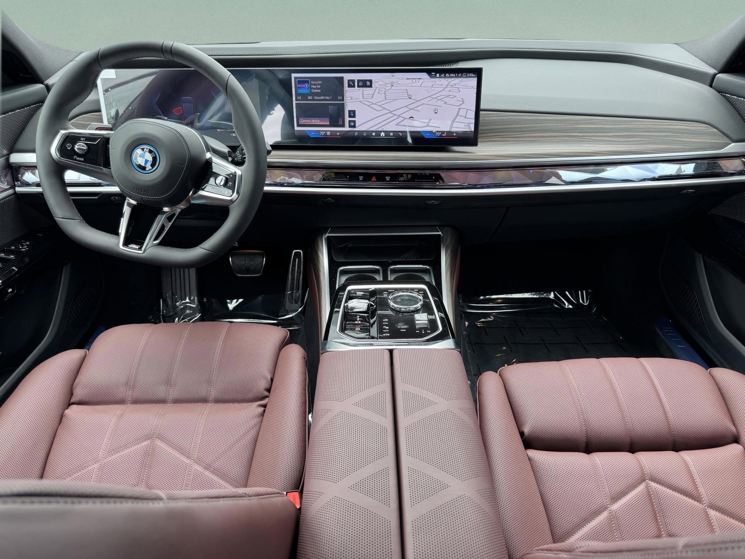 2025 BMW i7 60 - Photo 9
