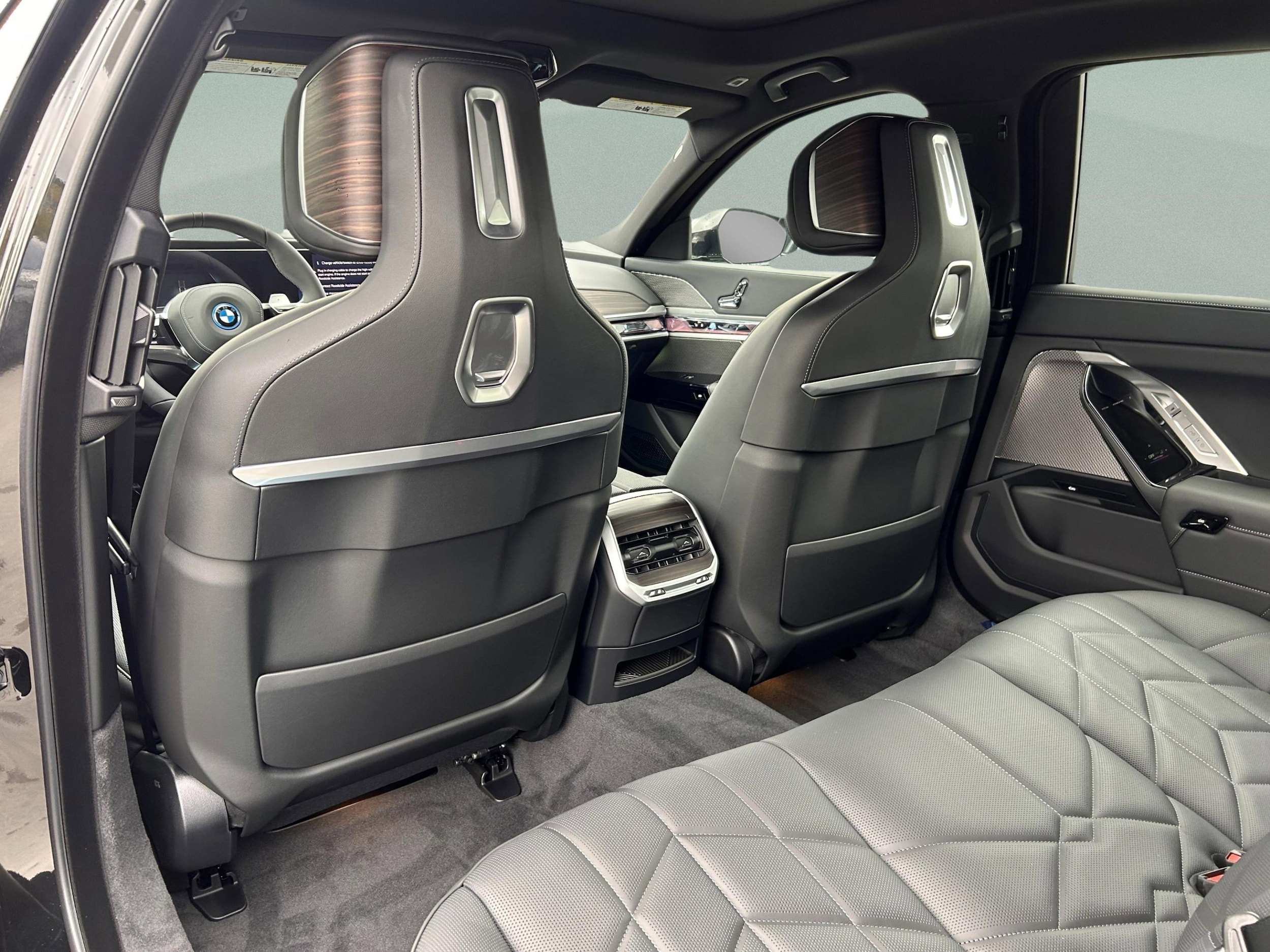 2026 BMW 7 Series 750e - Photo 22