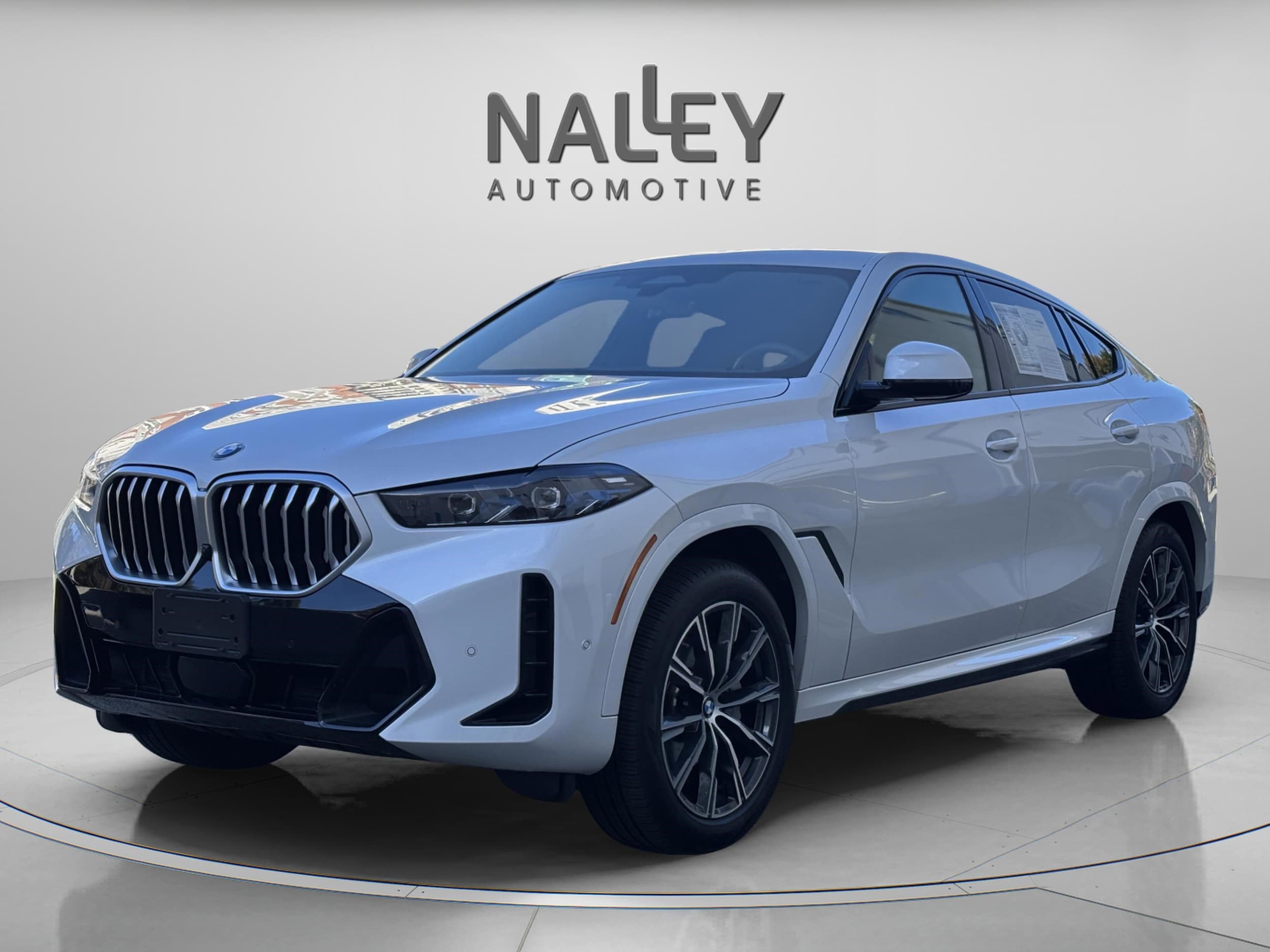 2025 BMW X6 40i's photo