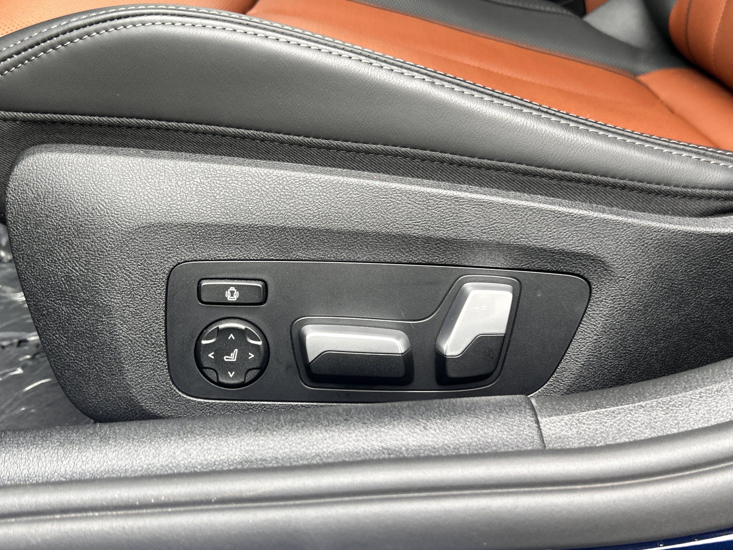 2026 BMW 8 Series 840i - Photo 28