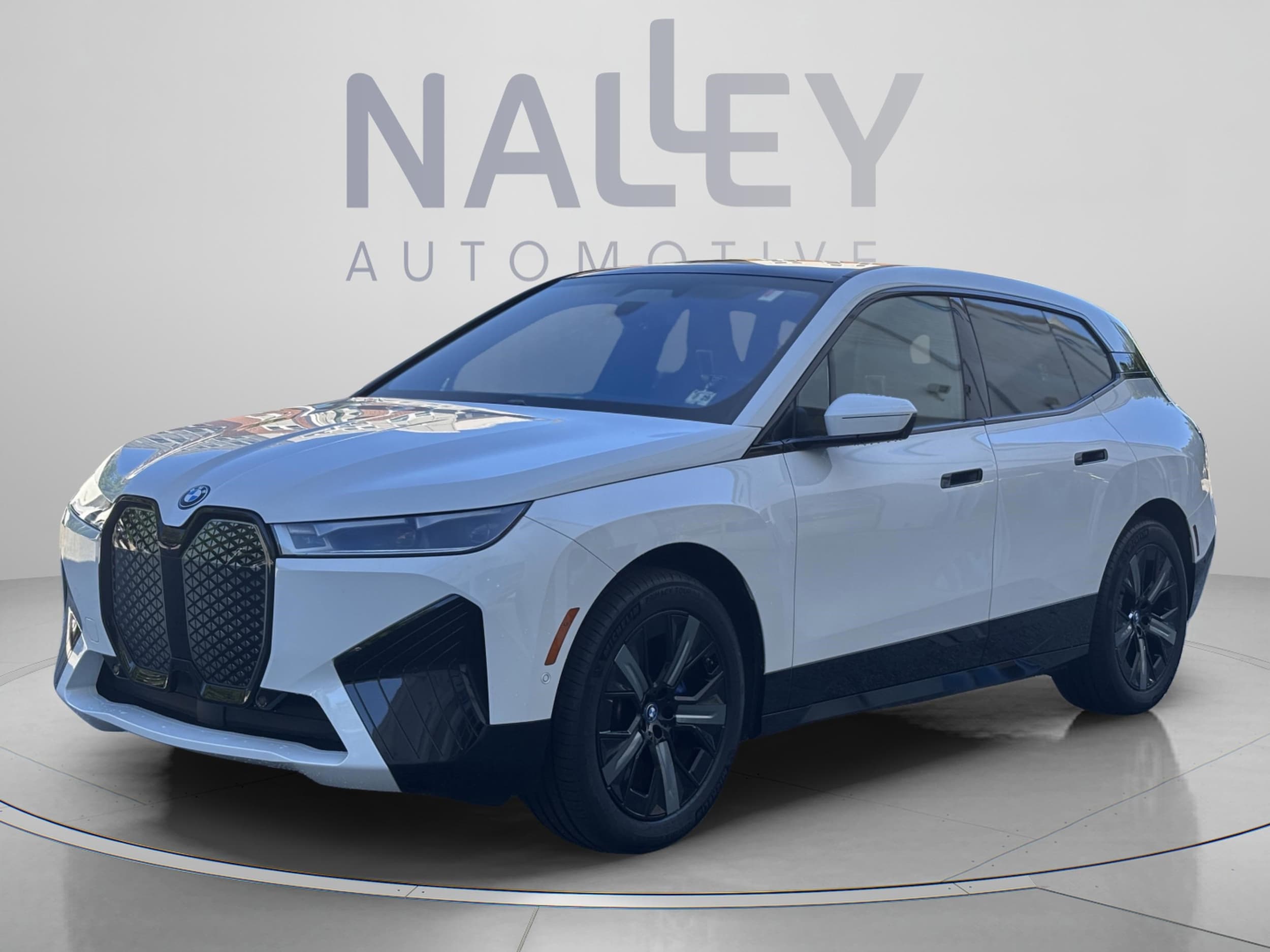 2024 BMW iX xDrive50's photo