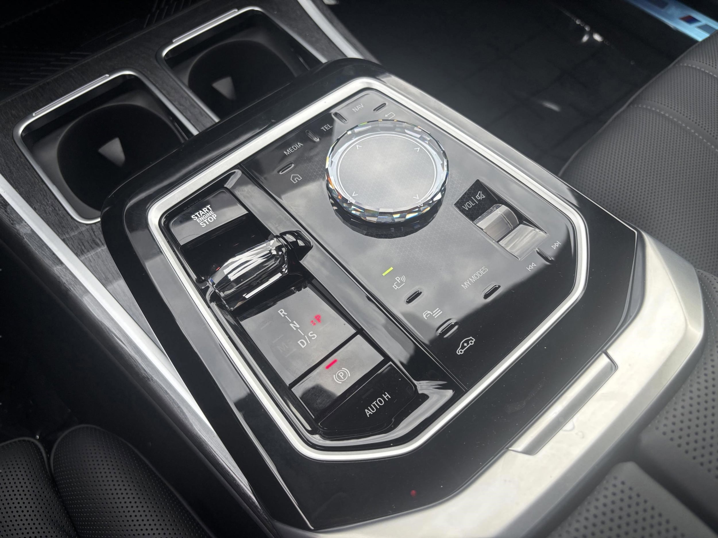 2026 BMW 7 Series 750e - Photo 27