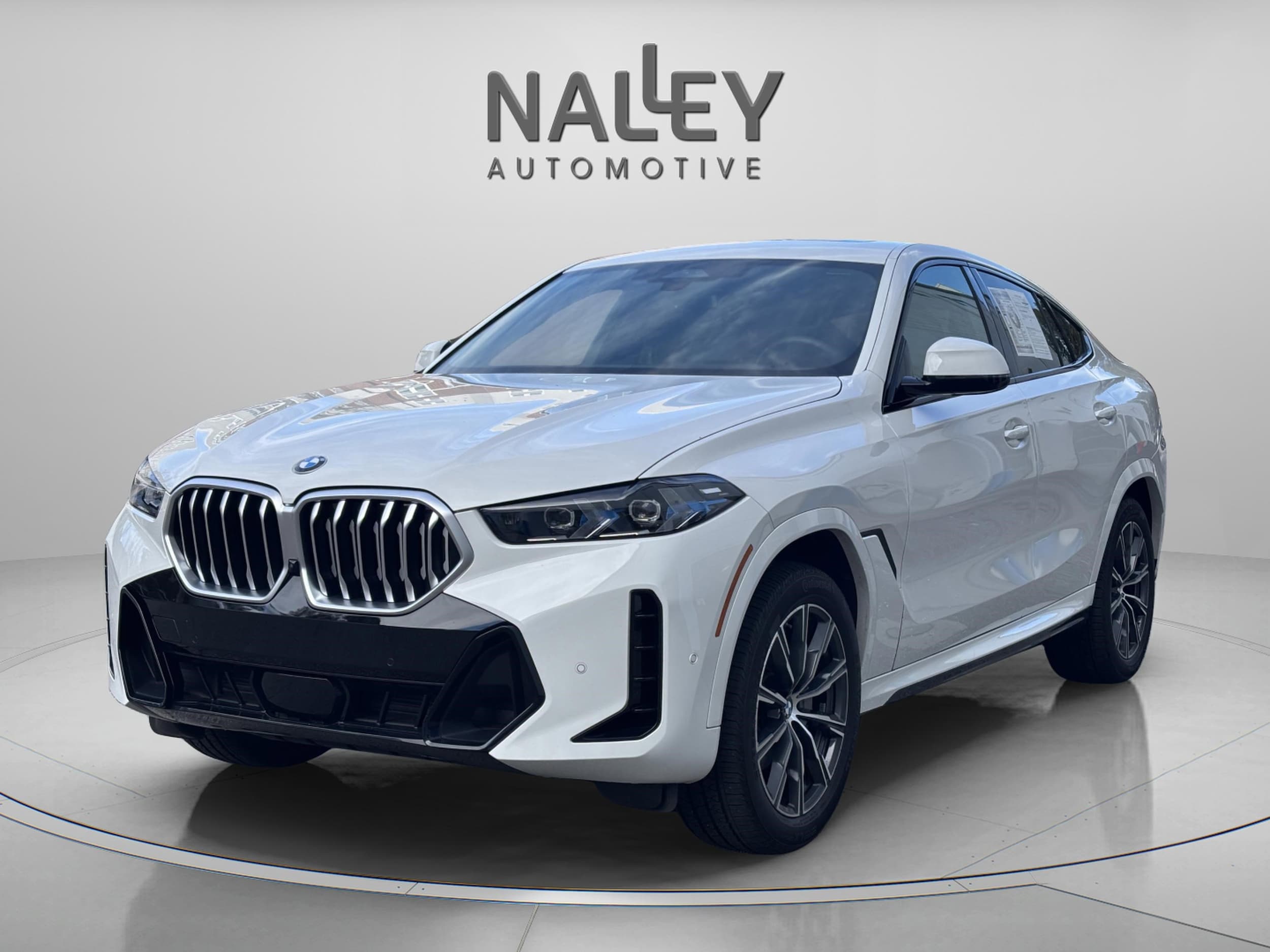 2025 BMW X6 40i's photo