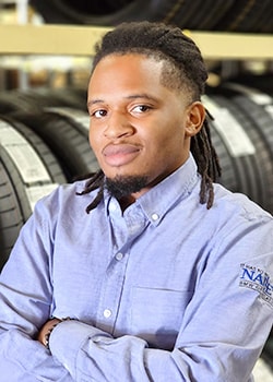 Staff member Lakeem Roberts from ID_b414a8cc36e0