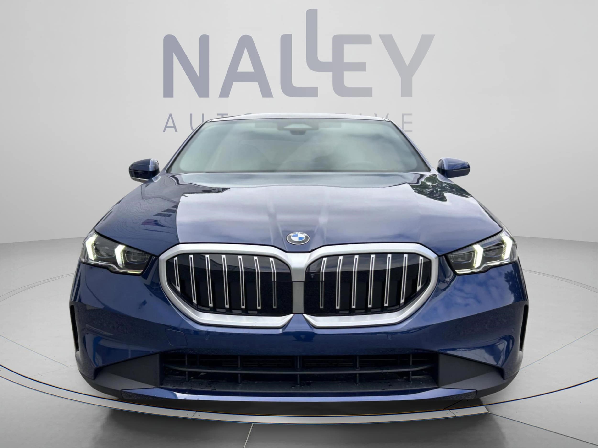 2025 BMW 5 Series 530i - Photo 8