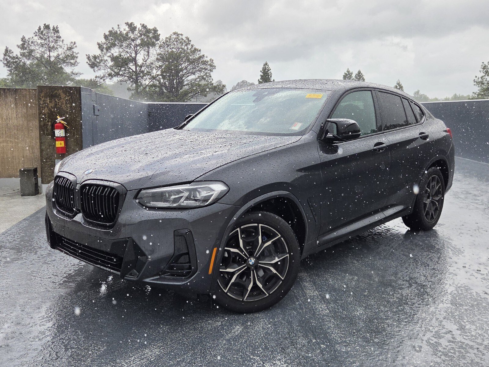 2024 BMW X4 M40i's photo