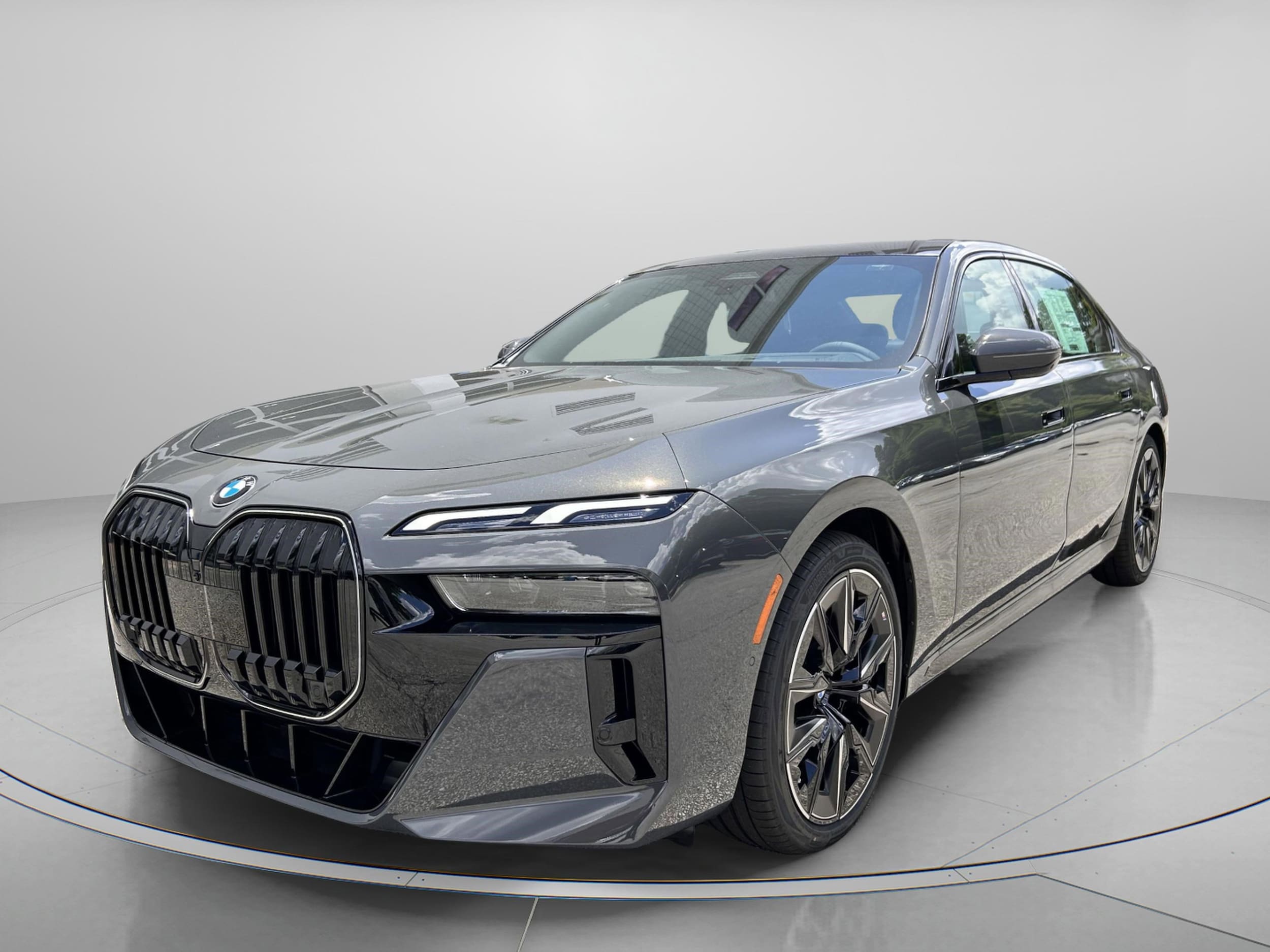 2025 BMW 740i