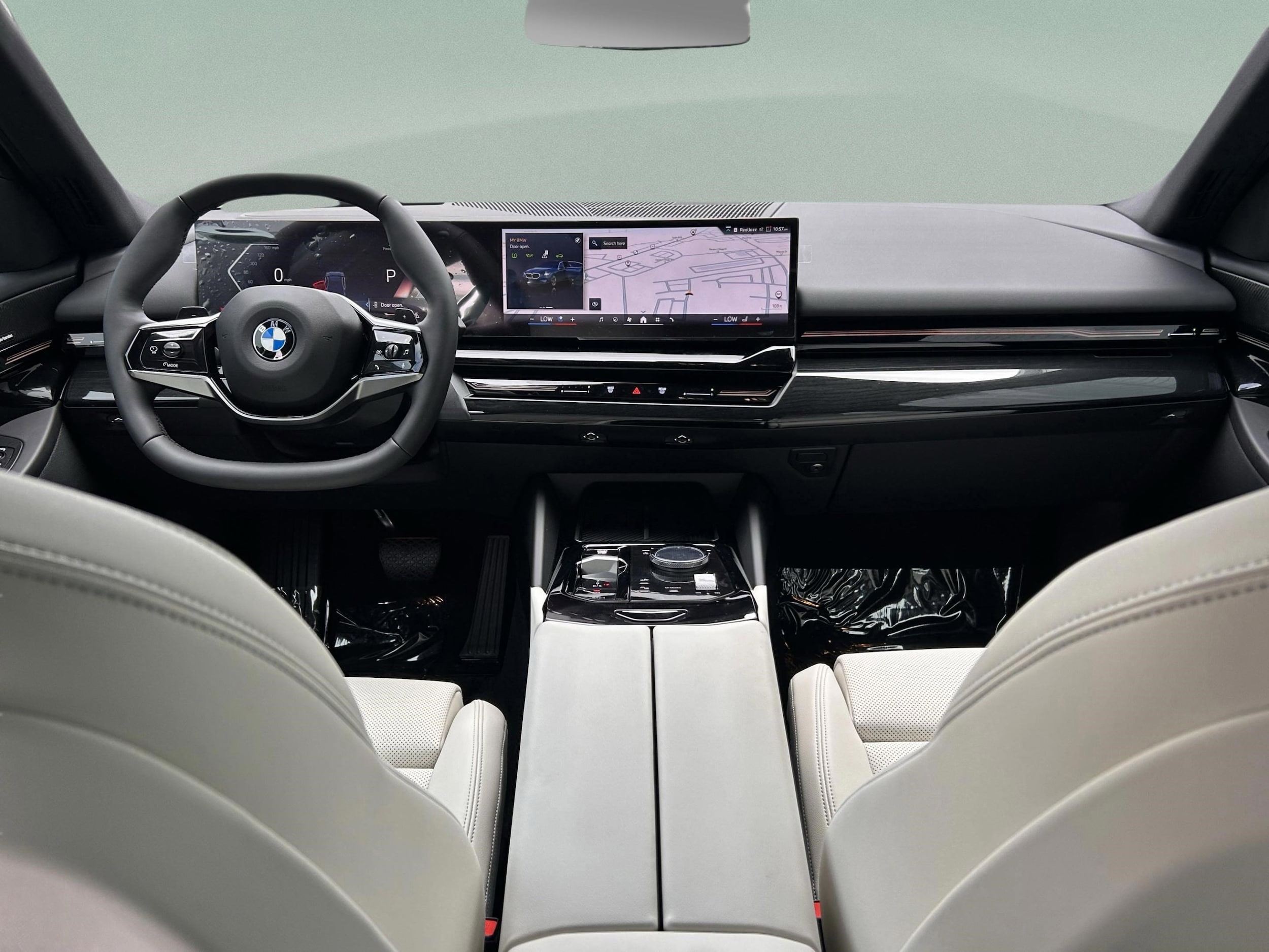 2025 BMW 5 Series 530i - Photo 9