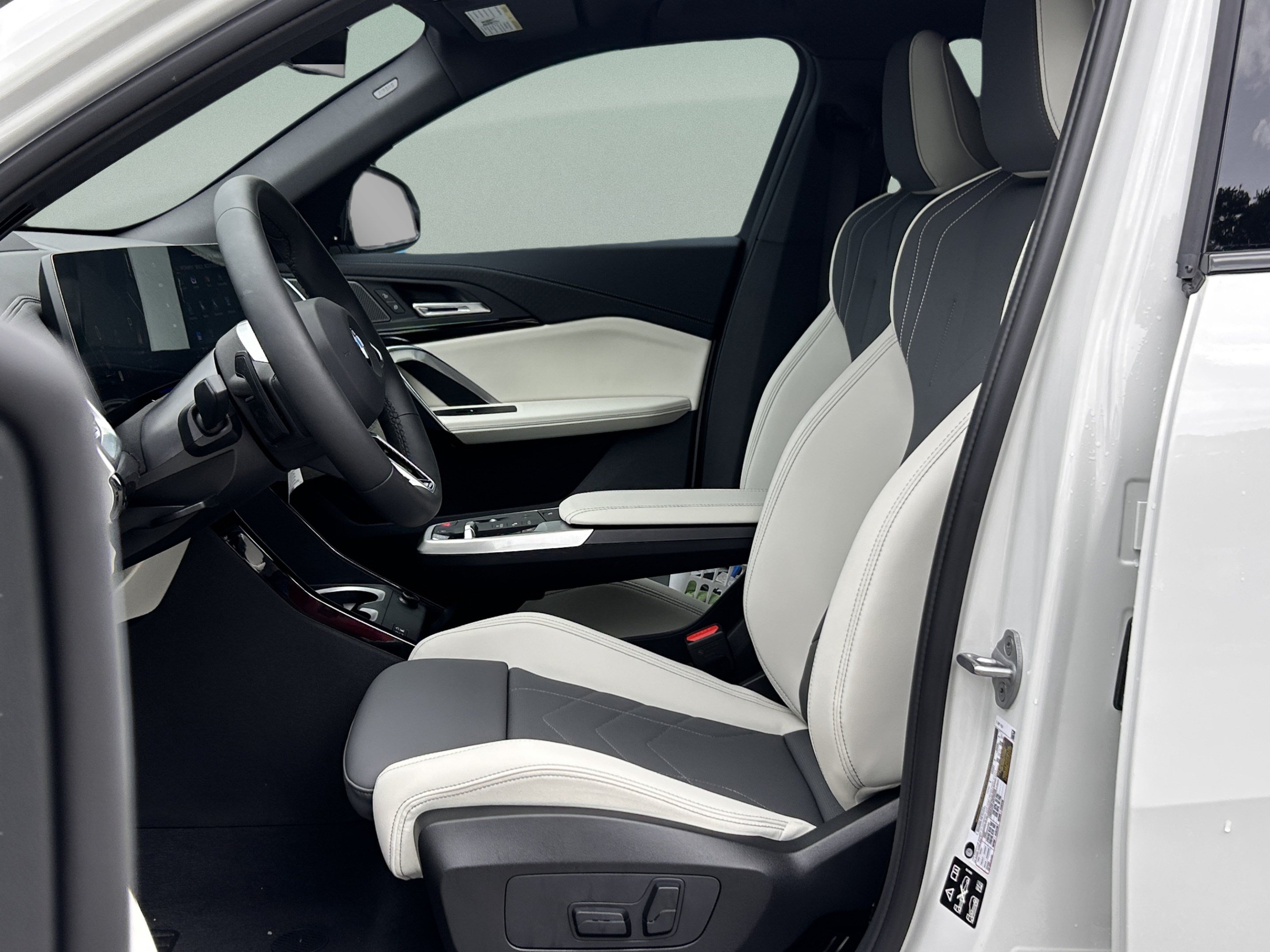 2026 BMW X2 28i - Photo 27