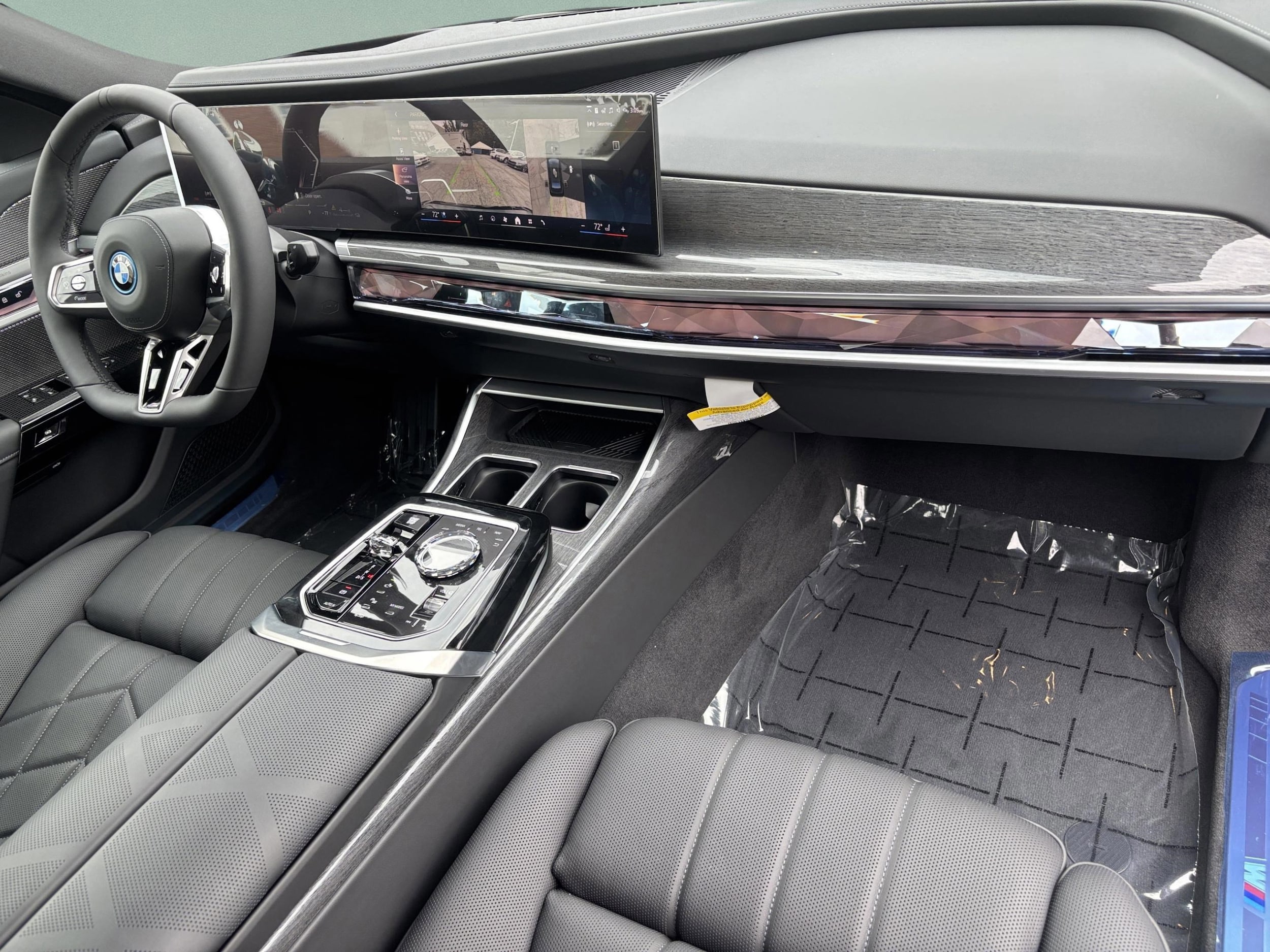 2026 BMW 7 Series 750e - Photo 29