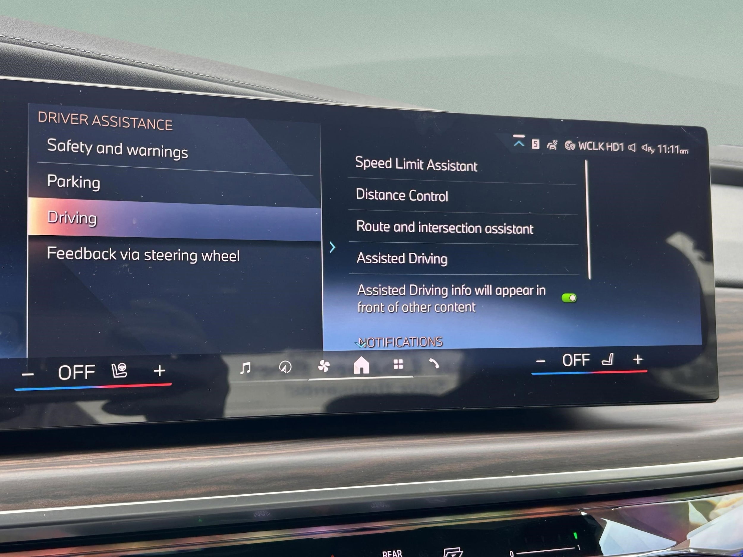 2026 BMW 7 Series 750e - Photo 17