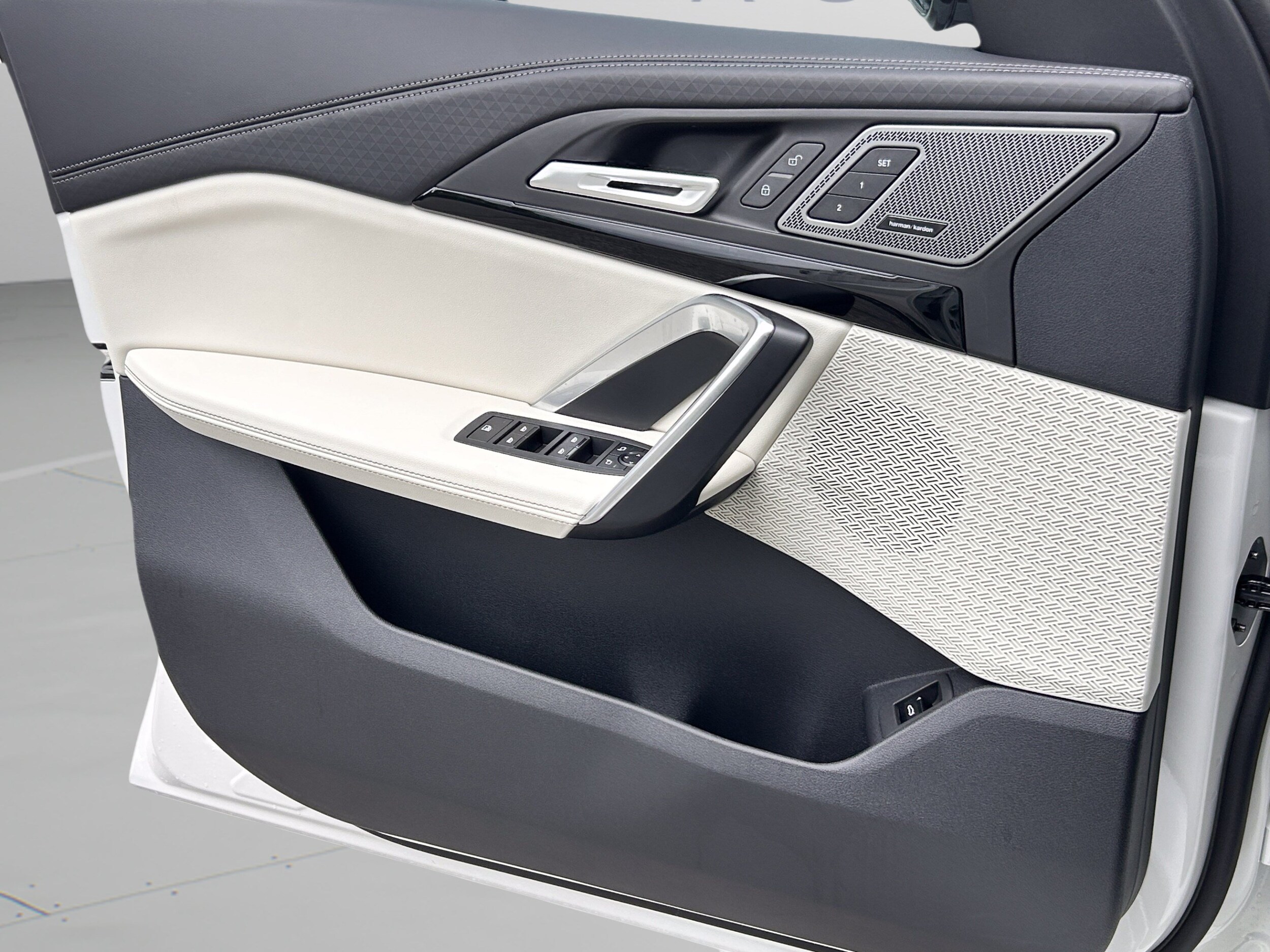 2026 BMW X2 28i - Photo 32