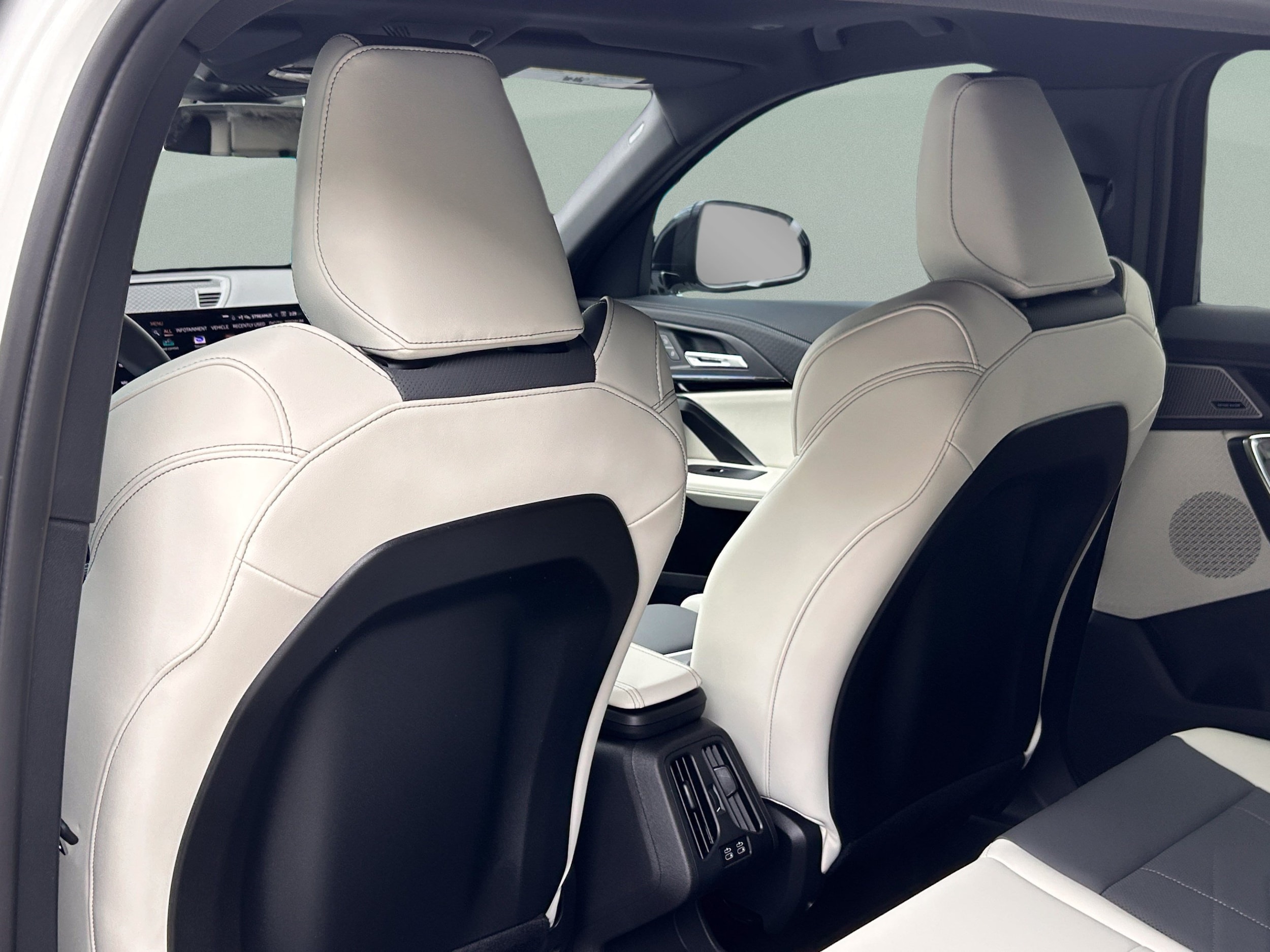 2026 BMW X2 28i - Photo 16