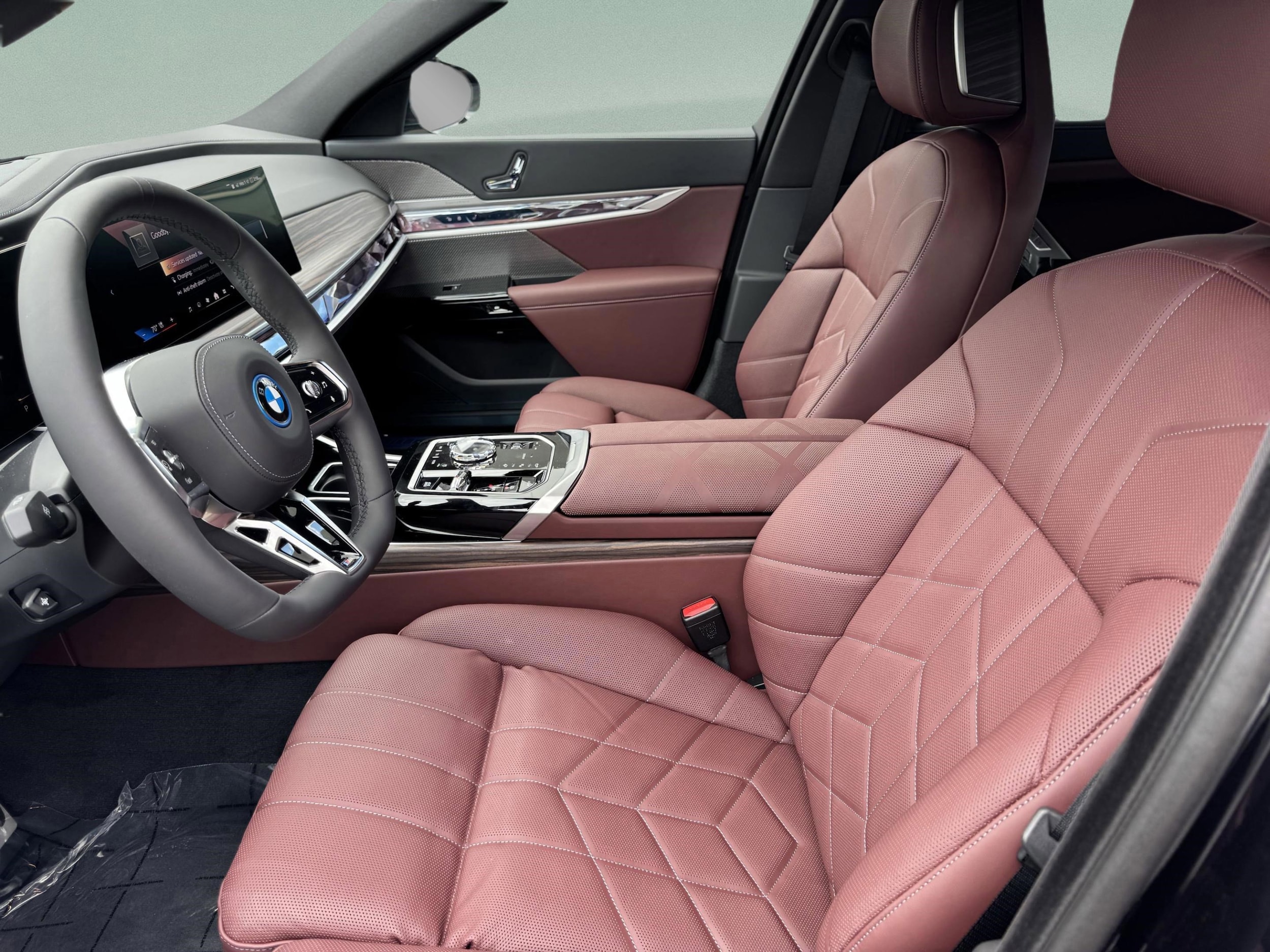 2025 BMW i7 60 - Photo 24