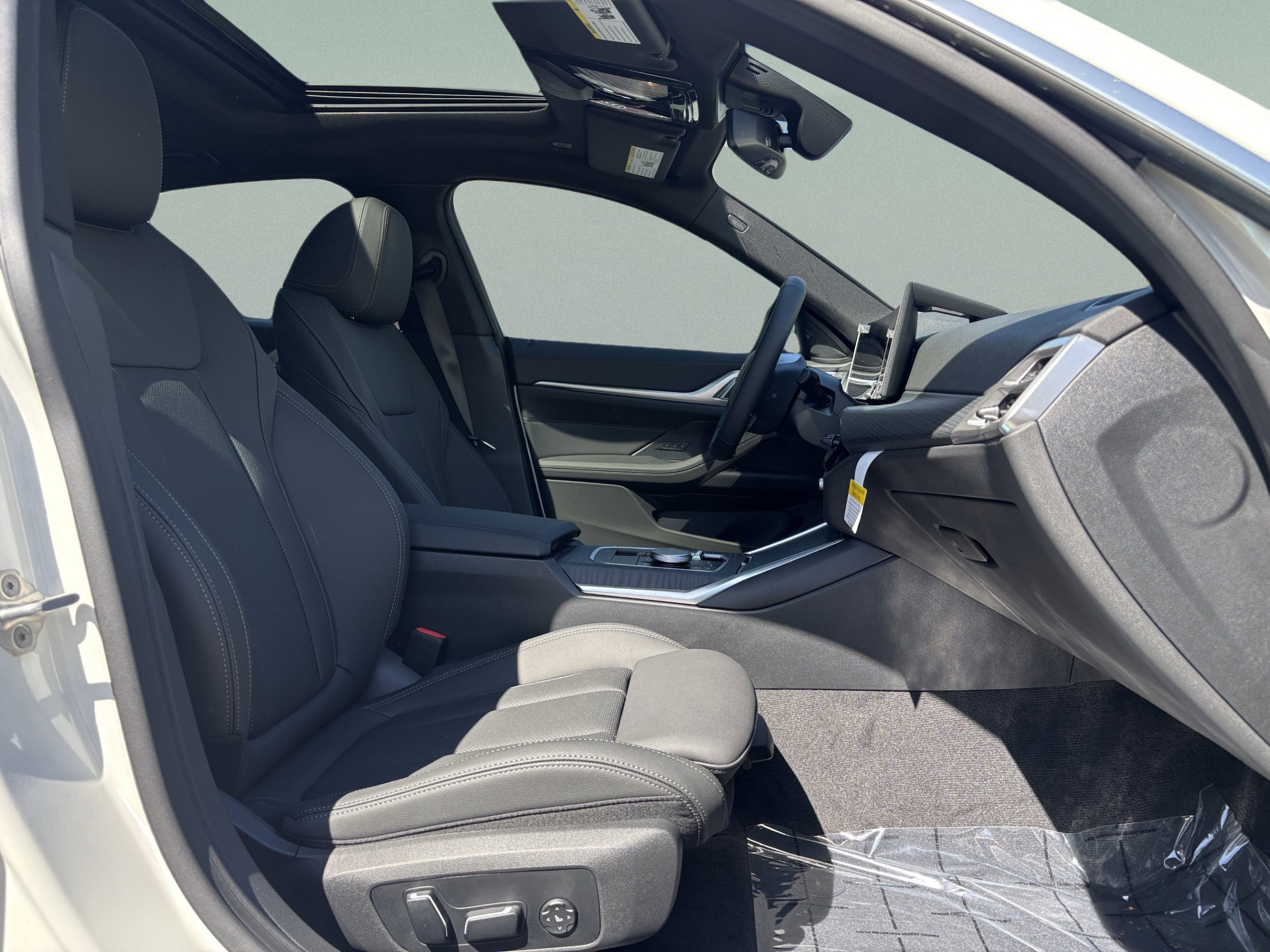 2026 BMW i4 40 - Photo 21