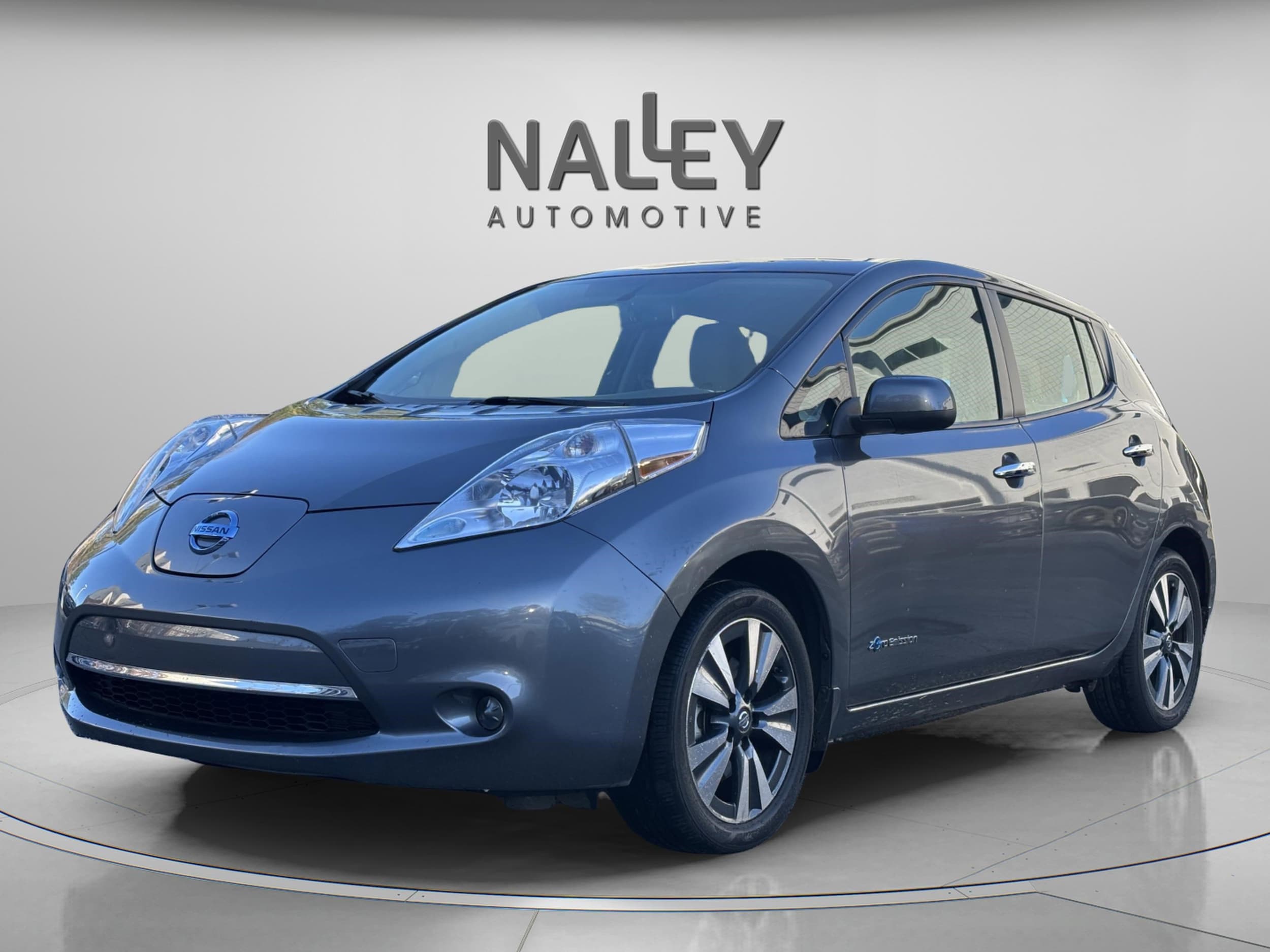 2016 Nissan LEAF SV's photo