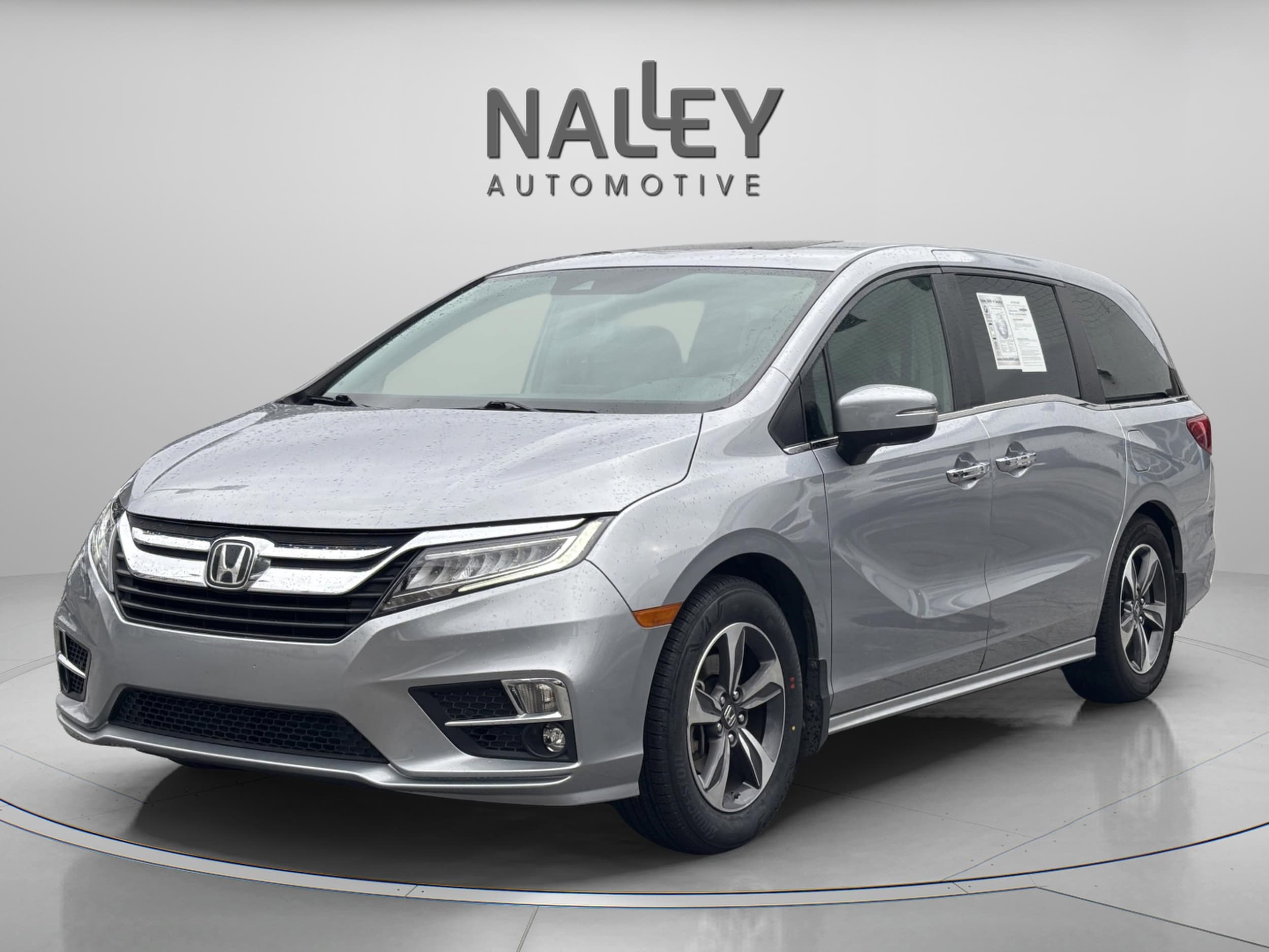 2018 Honda Odyssey Touring's photo