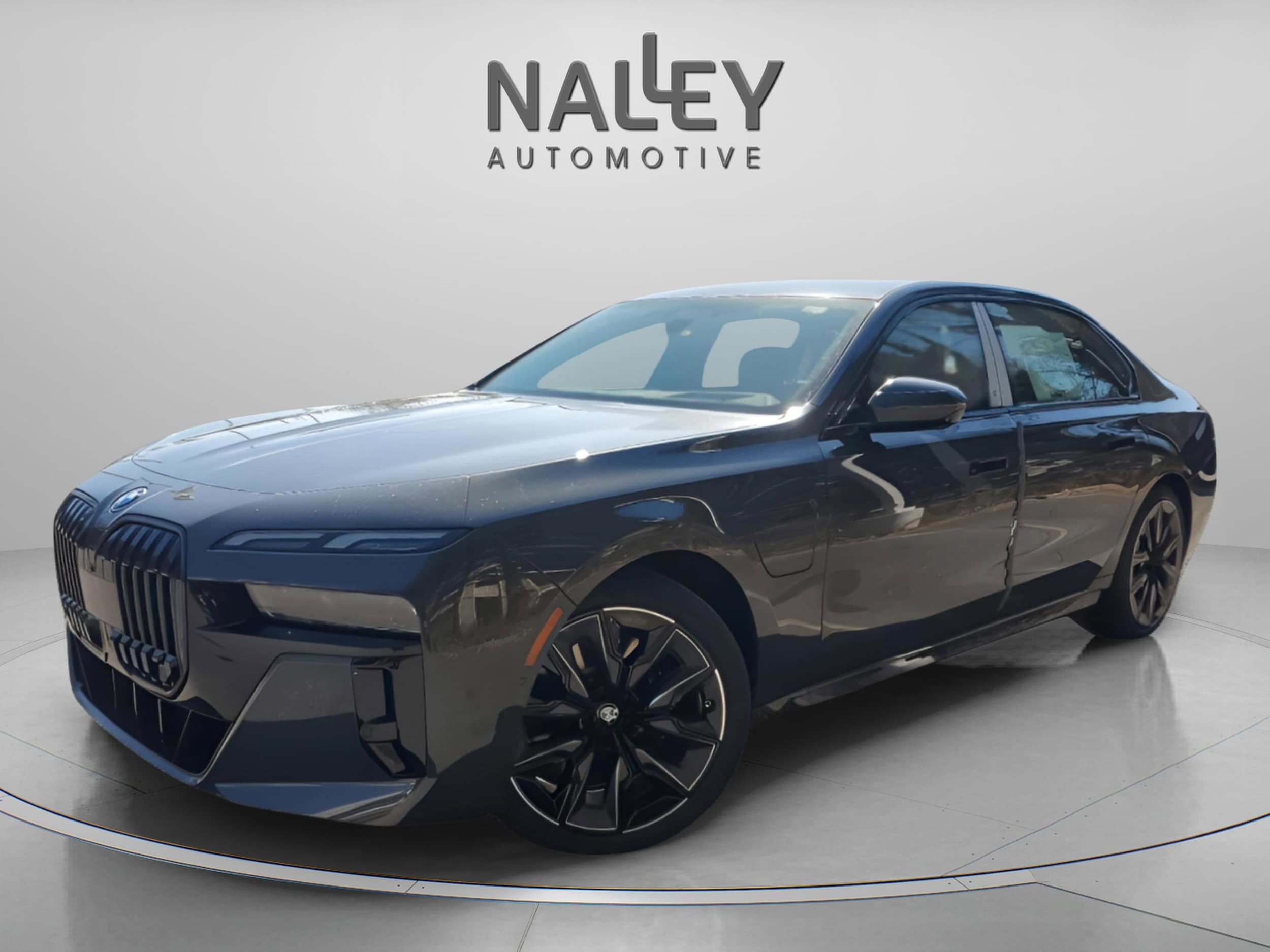 2025 BMW 7 Series 750e's photo