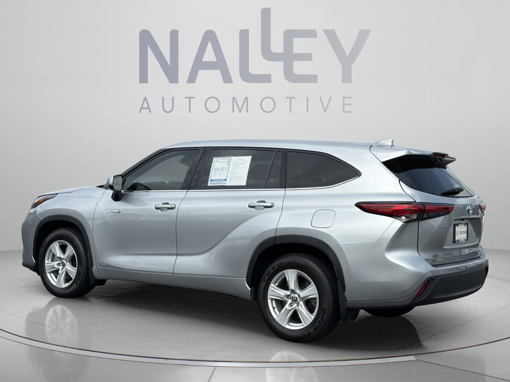 Used 2021 Toyota Highlander Hybrid LE SUV