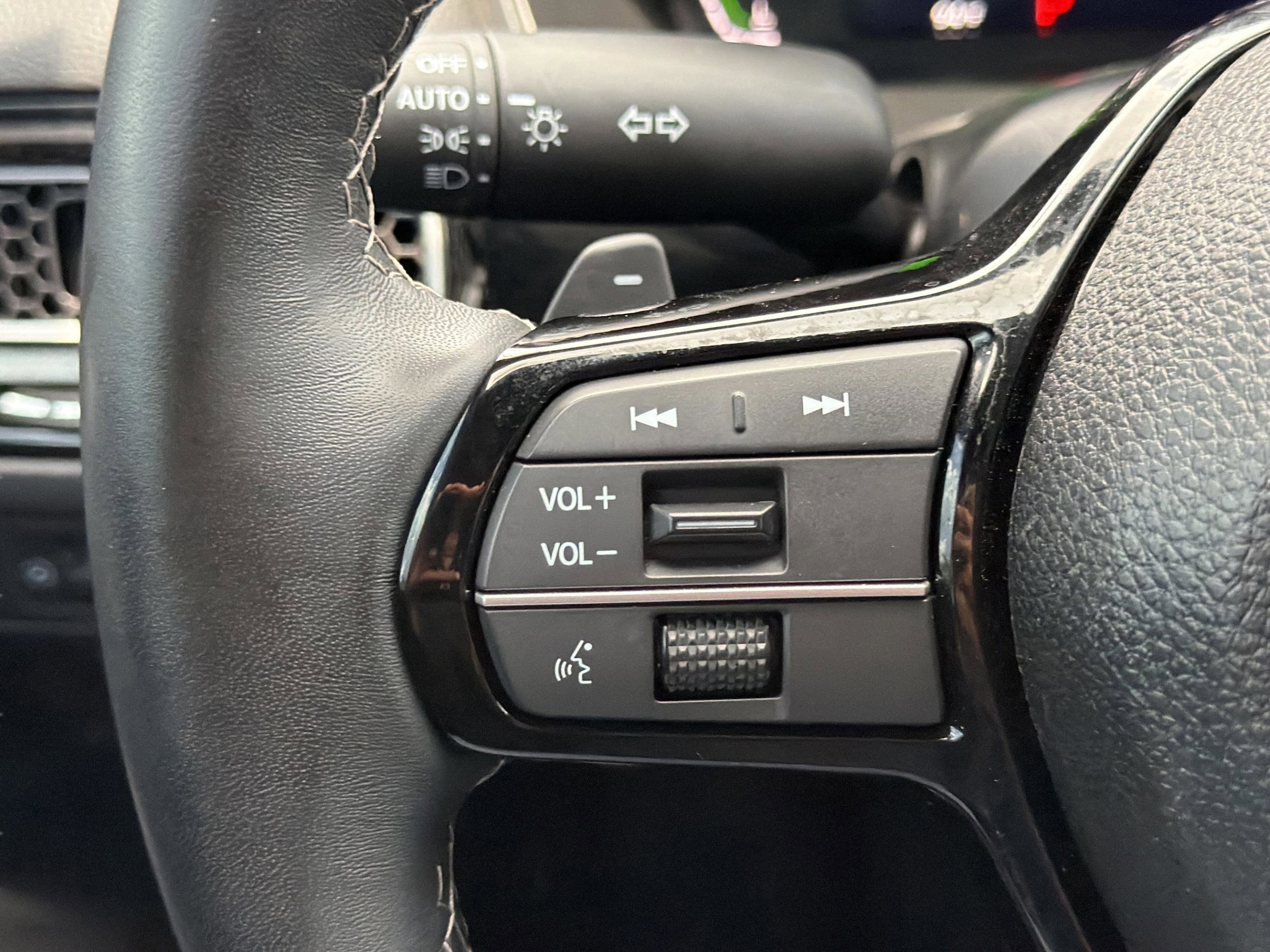 2026 Honda Civic Hatchback Sport Touring - Photo 10