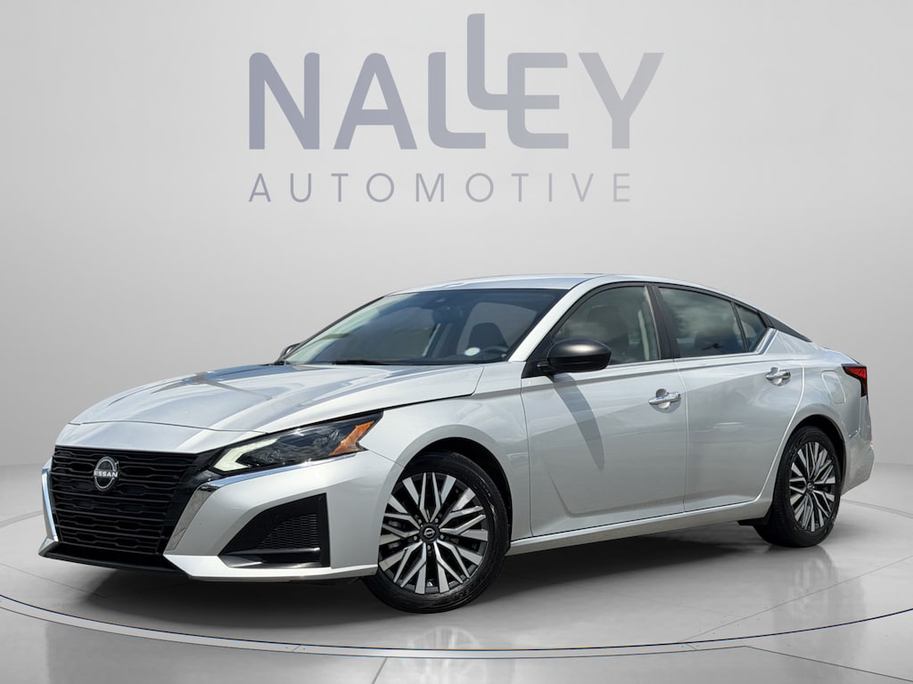 Used 2024 Nissan Altima 2.5 SV Sedan