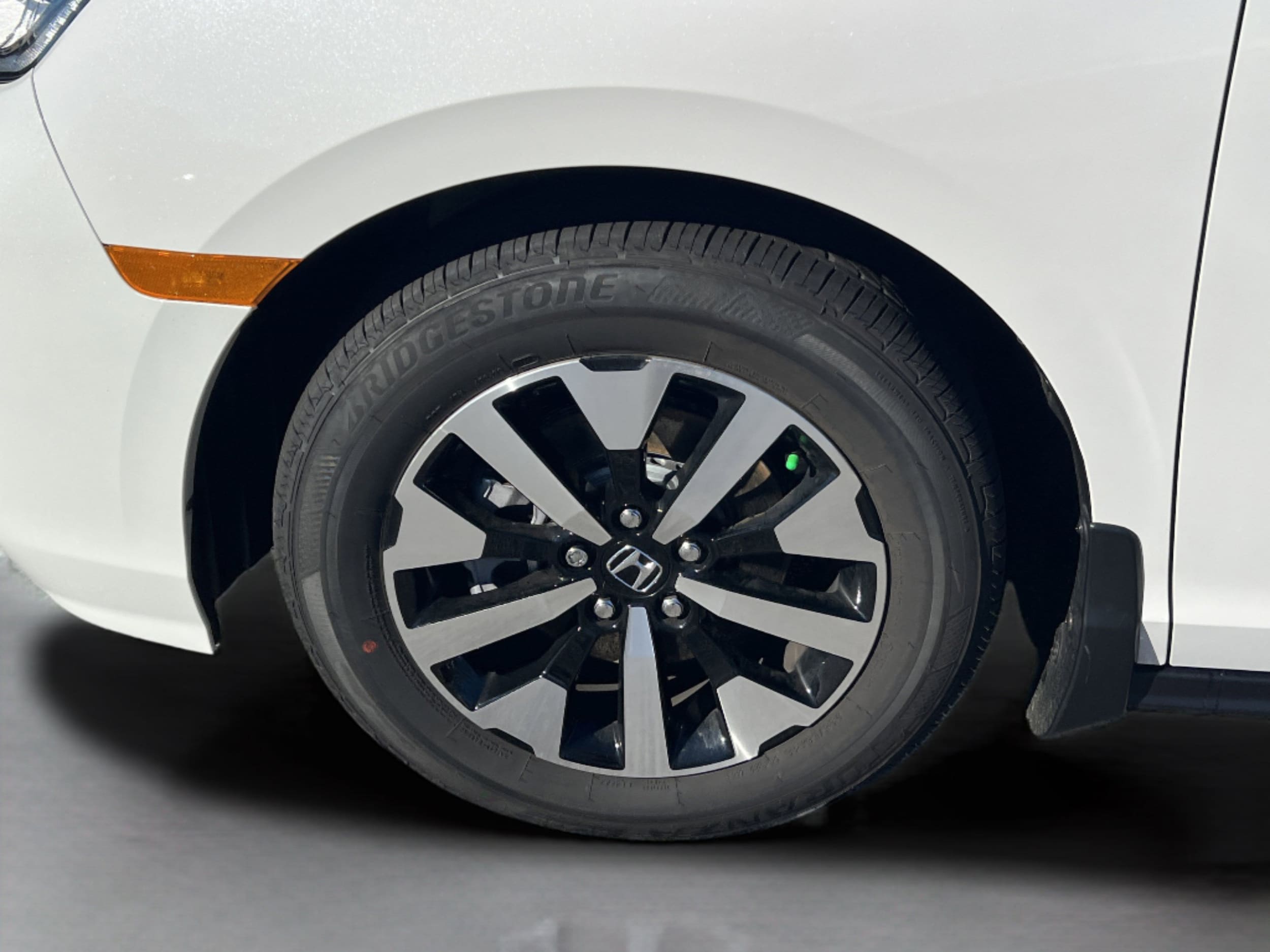 2026 Honda Odyssey EX-L - Photo 32
