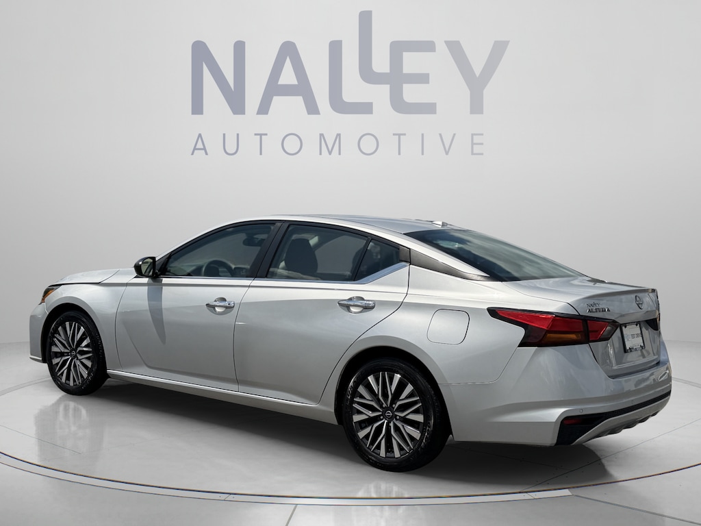Used 2024 Nissan Altima 2.5 SV Sedan