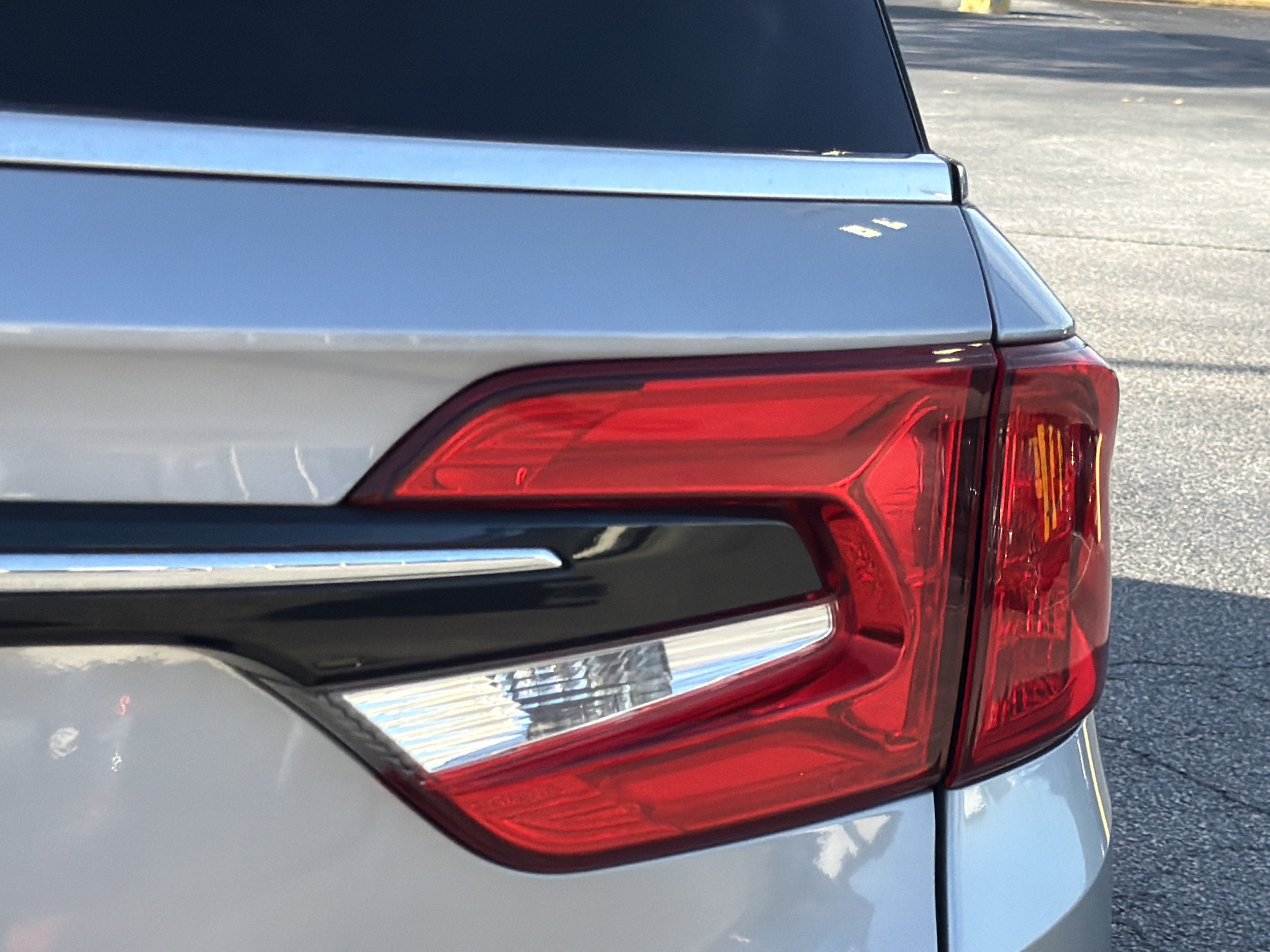 2022 Honda Odyssey EX-L - Photo 7