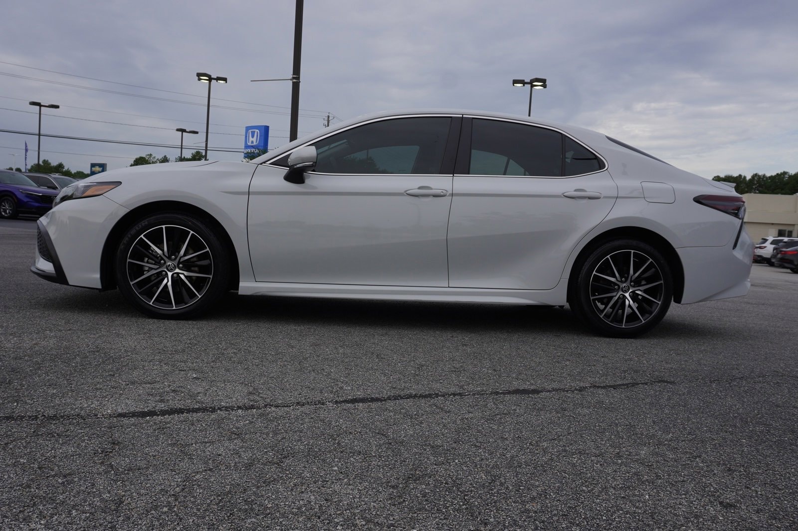 Used 2023 Toyota Camry SE with VIN 4T1G11AK8PU165245 for sale in Union City, GA