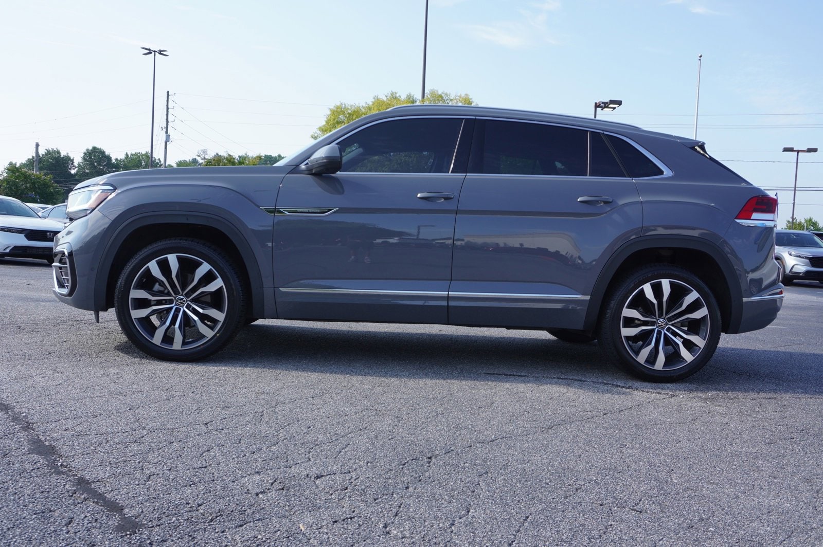 Used 2022 Volkswagen Atlas Cross Sport SEL Premium R-Line with VIN 1V2FE2CA4NC206907 for sale in Union City, GA