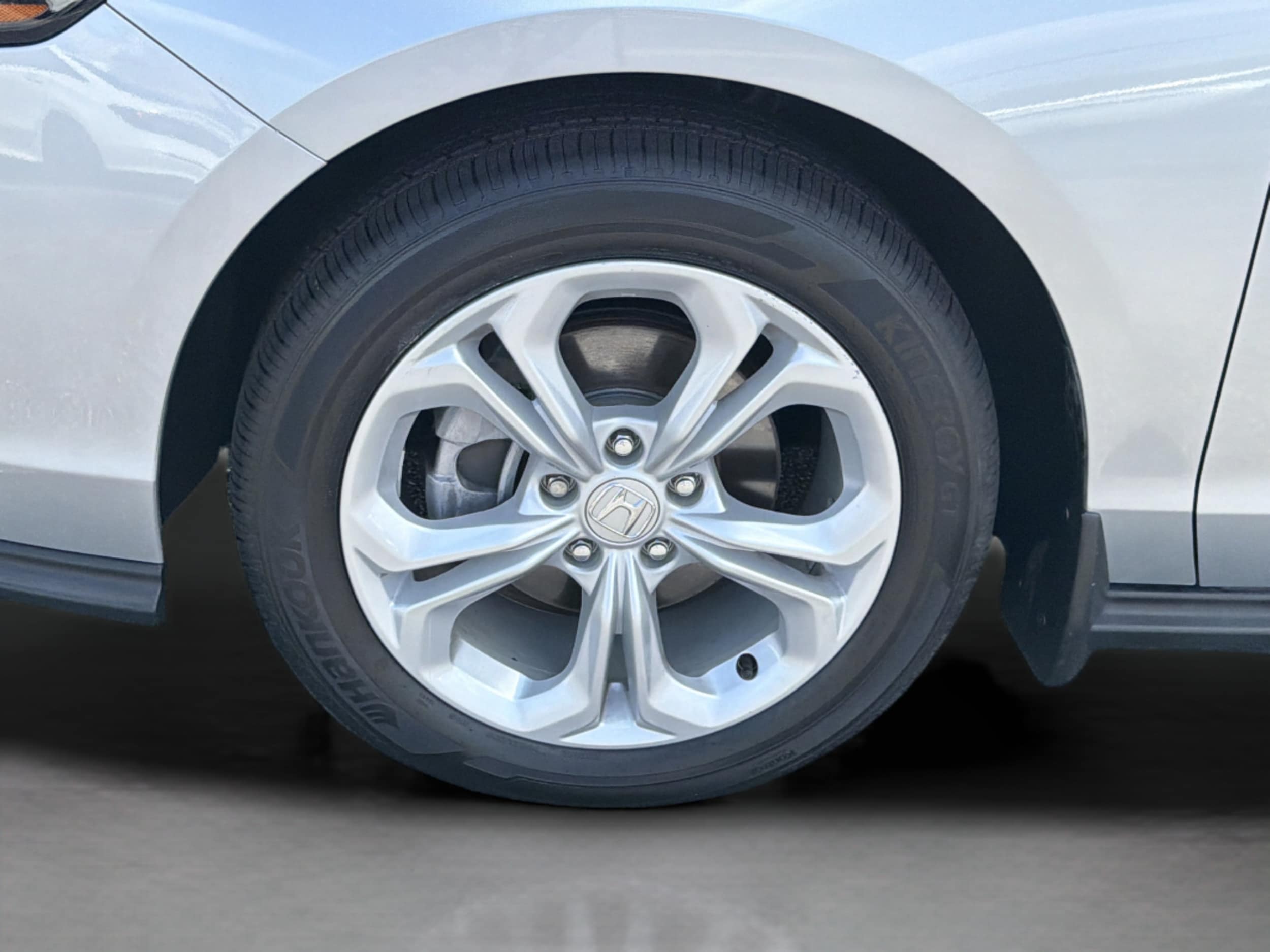 2024 Honda Accord LX - Photo 30