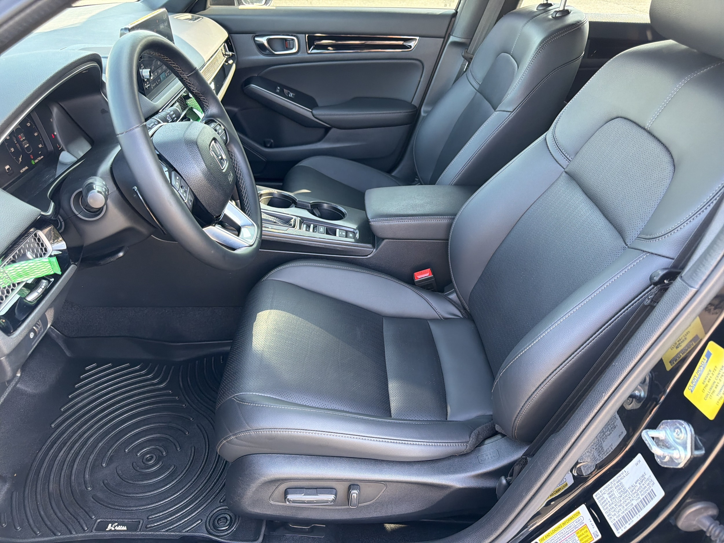 2024 Honda Civic Hatchback Sport Touring - Photo 25