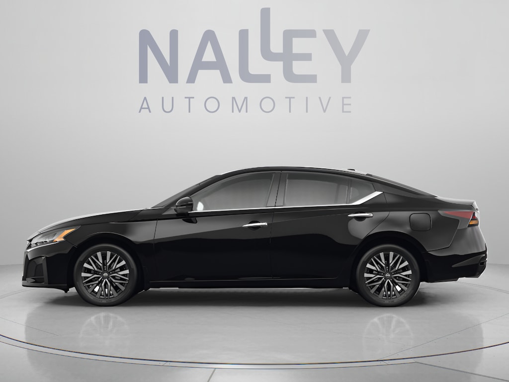 Used 2025 Nissan Altima SV Sedan