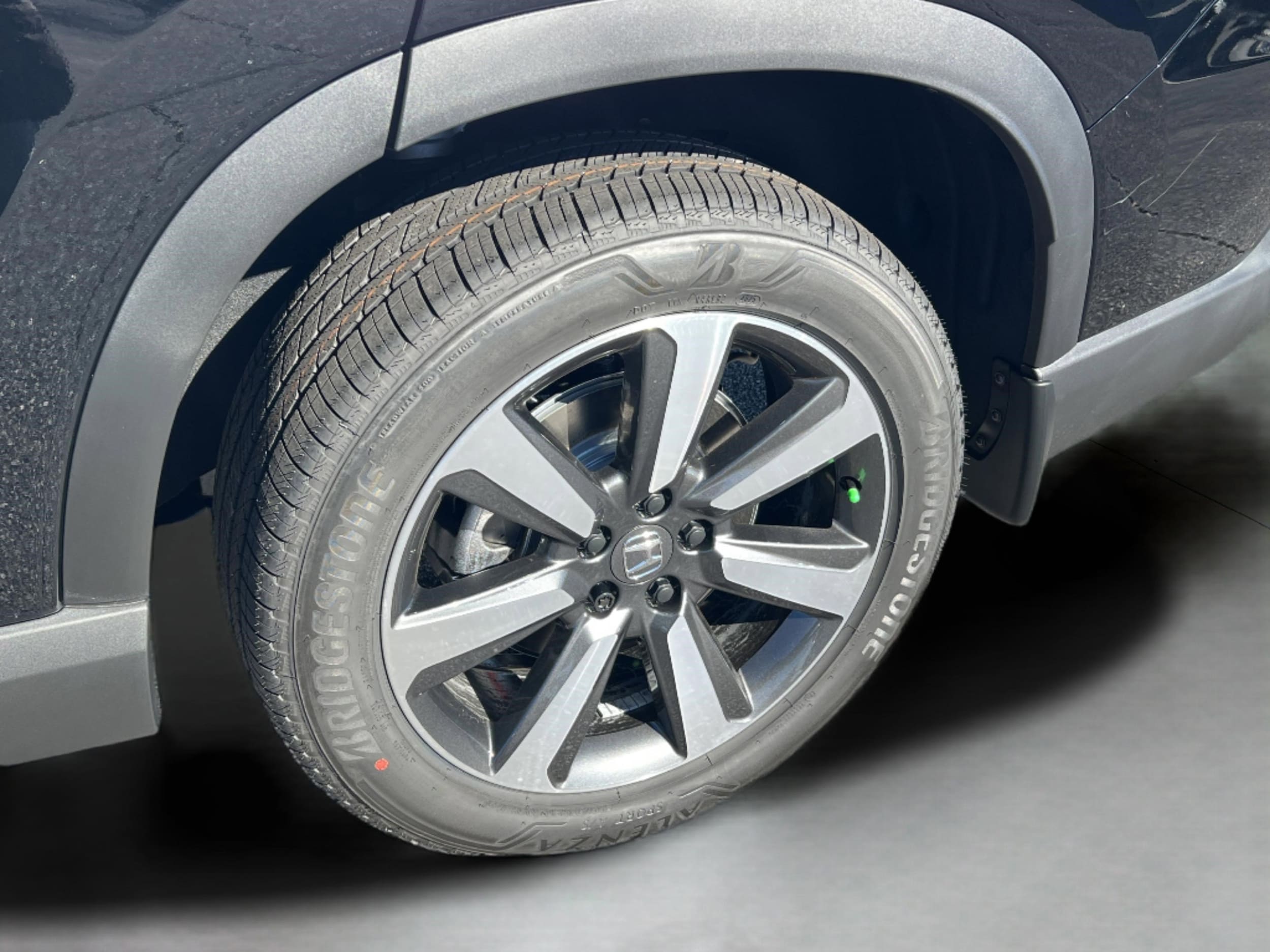 2025 Honda Pilot Touring photo 4