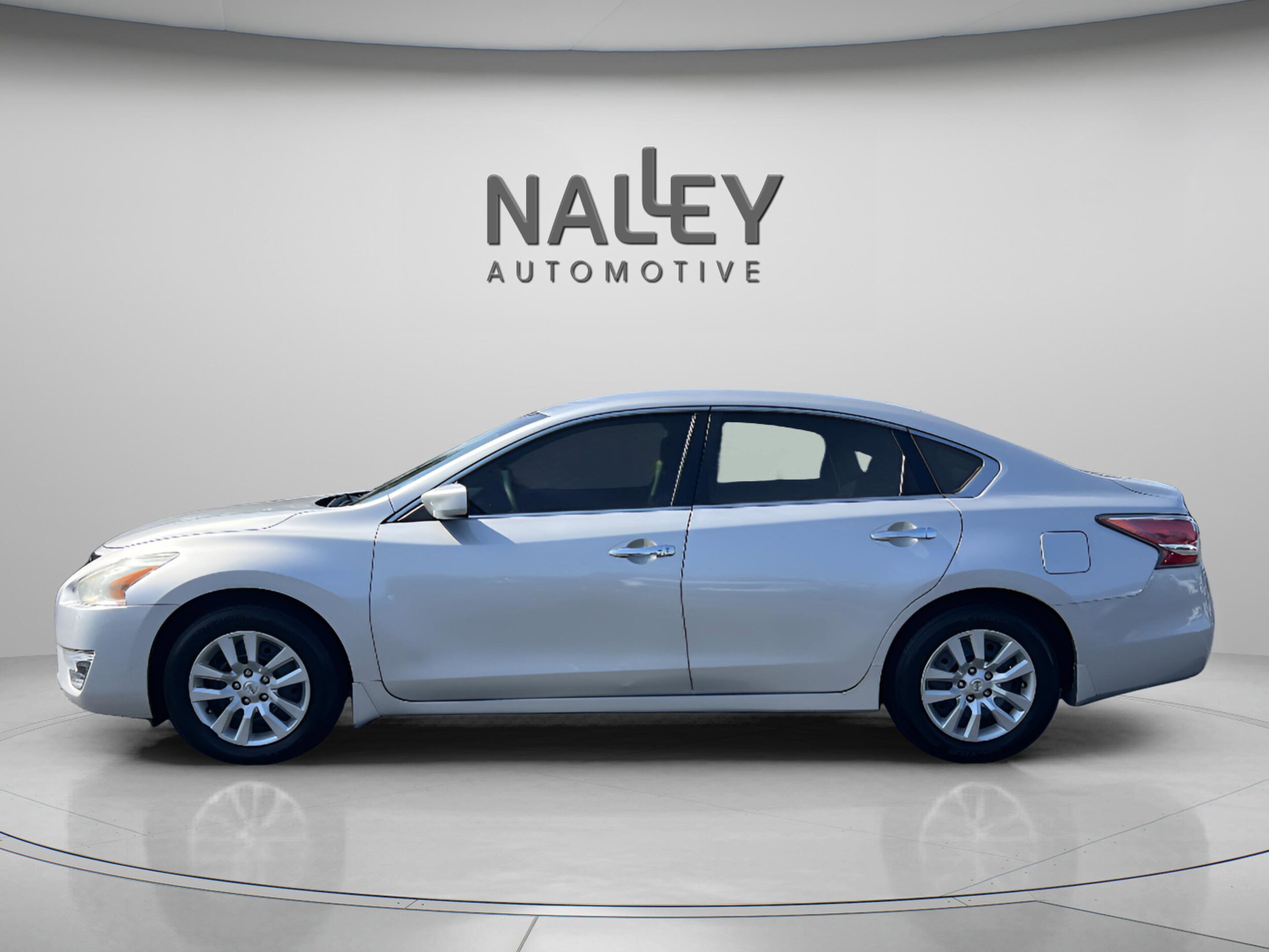 2015 Nissan Altima 2.5 S photo 2