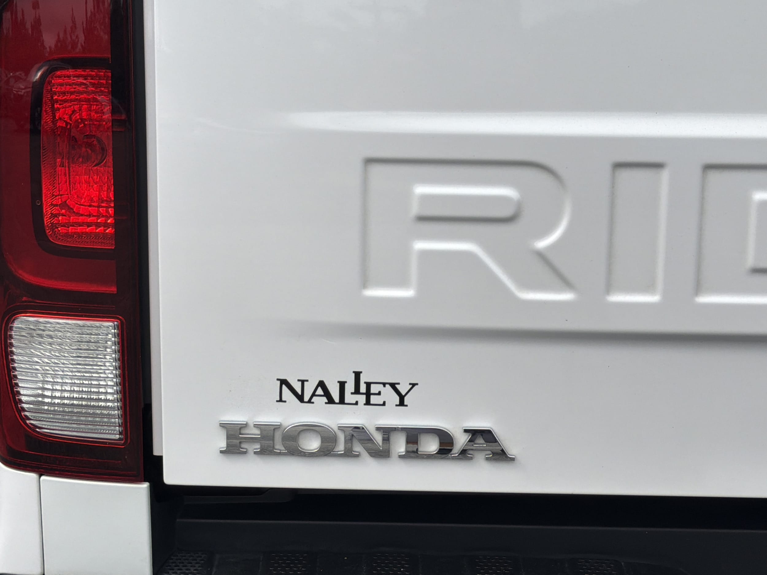 2024 Honda Ridgeline Black Edition - Photo 14