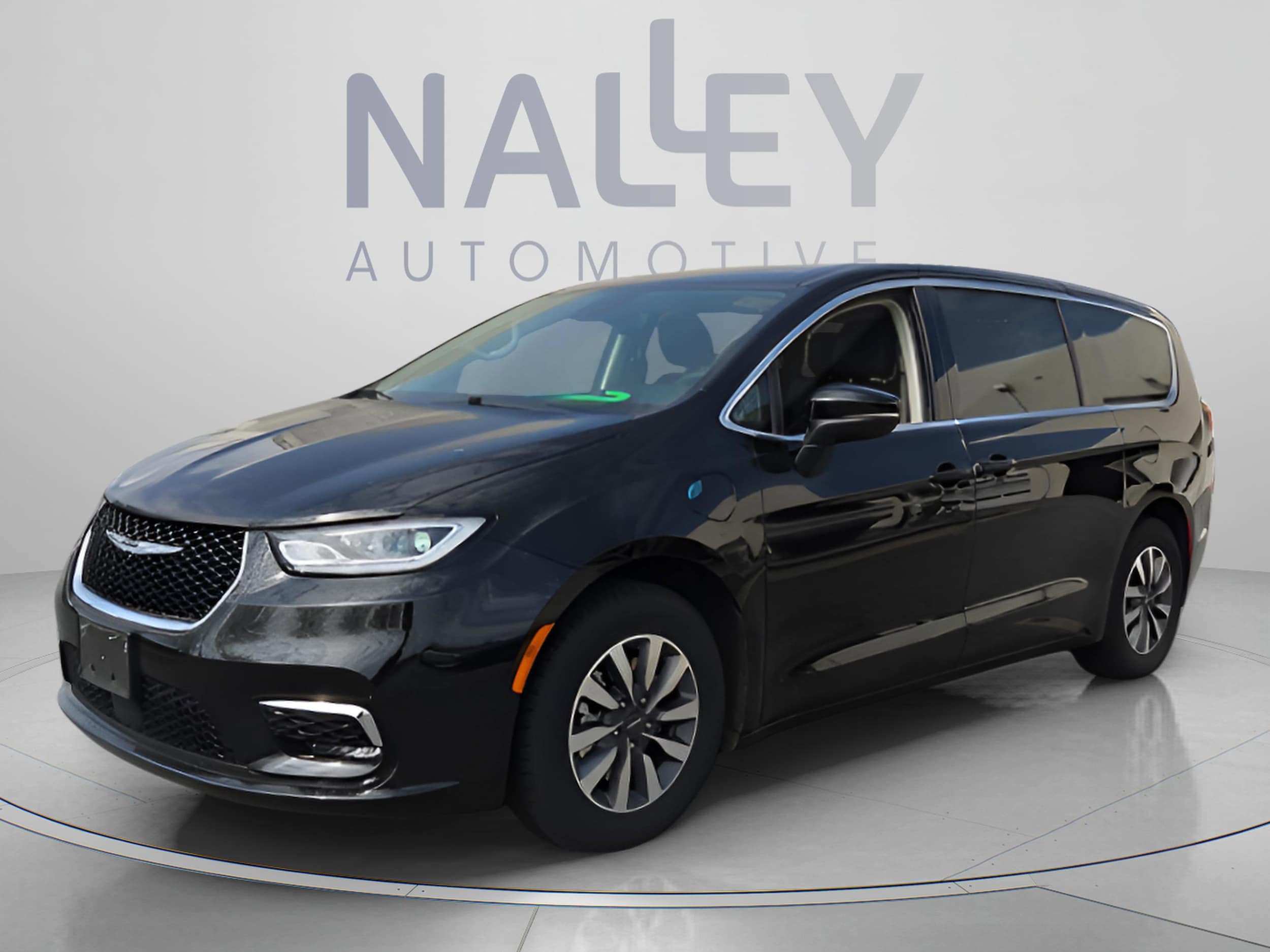 2023 Chrysler Pacifica Hybrid Touring L Hybrid's photo