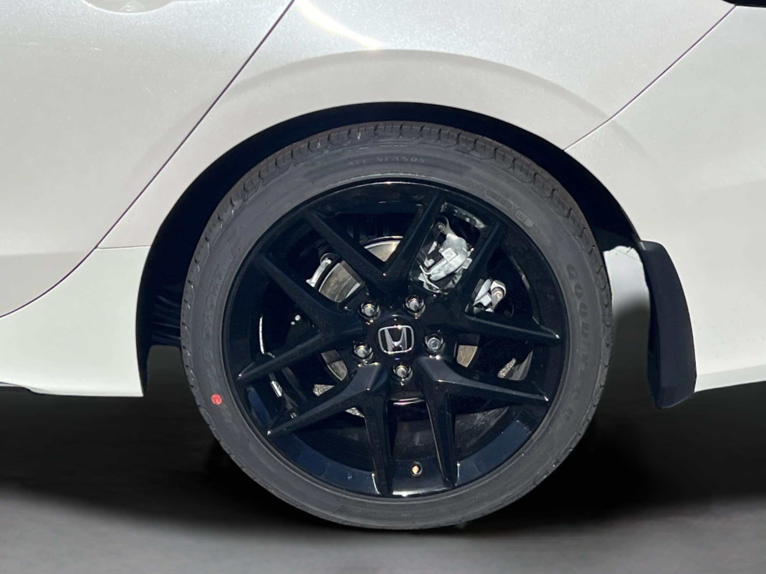 2026 Honda Civic Hatchback Sport - Photo 31