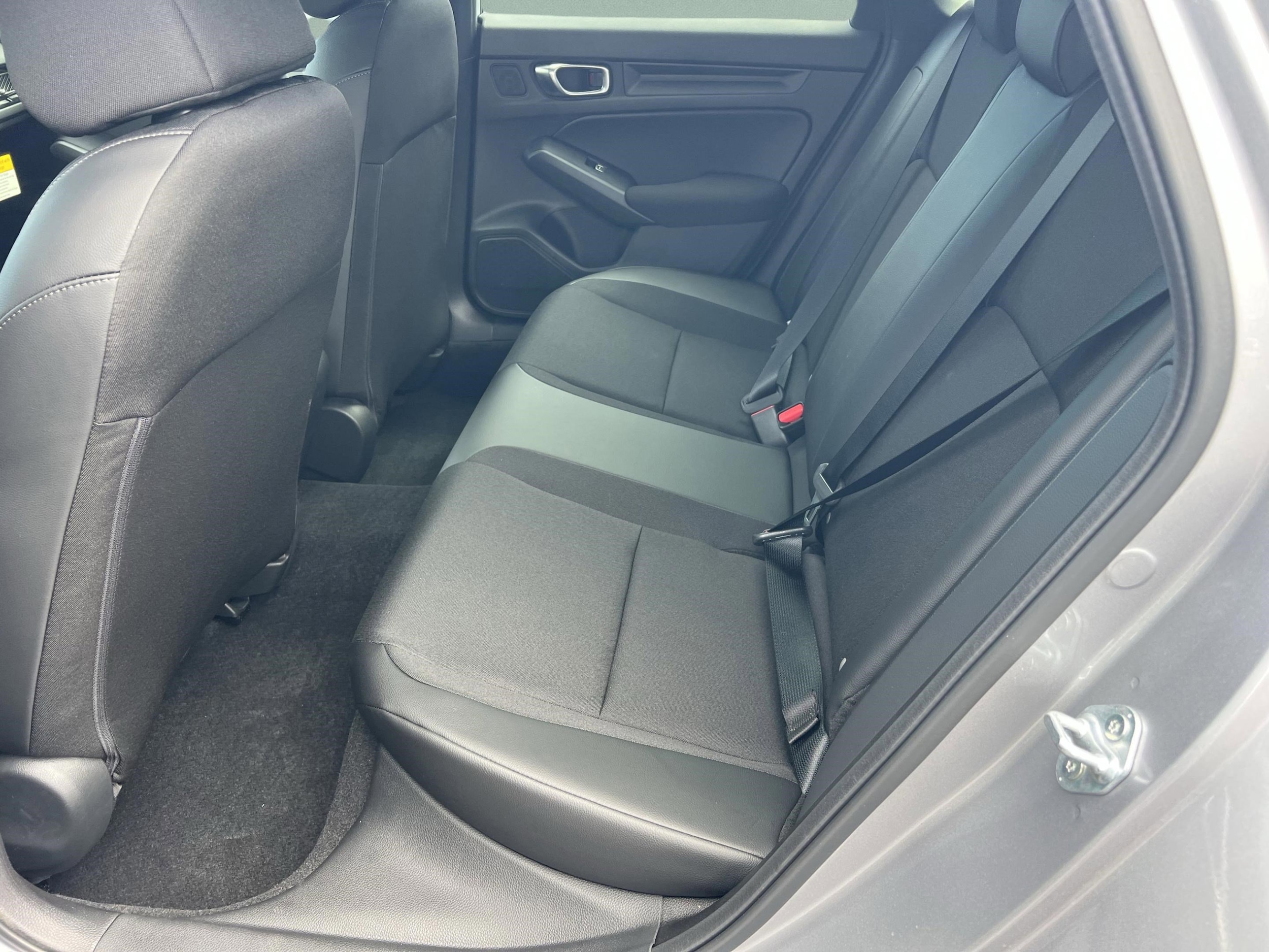 2026 Honda Civic Hatchback Sport - Photo 30