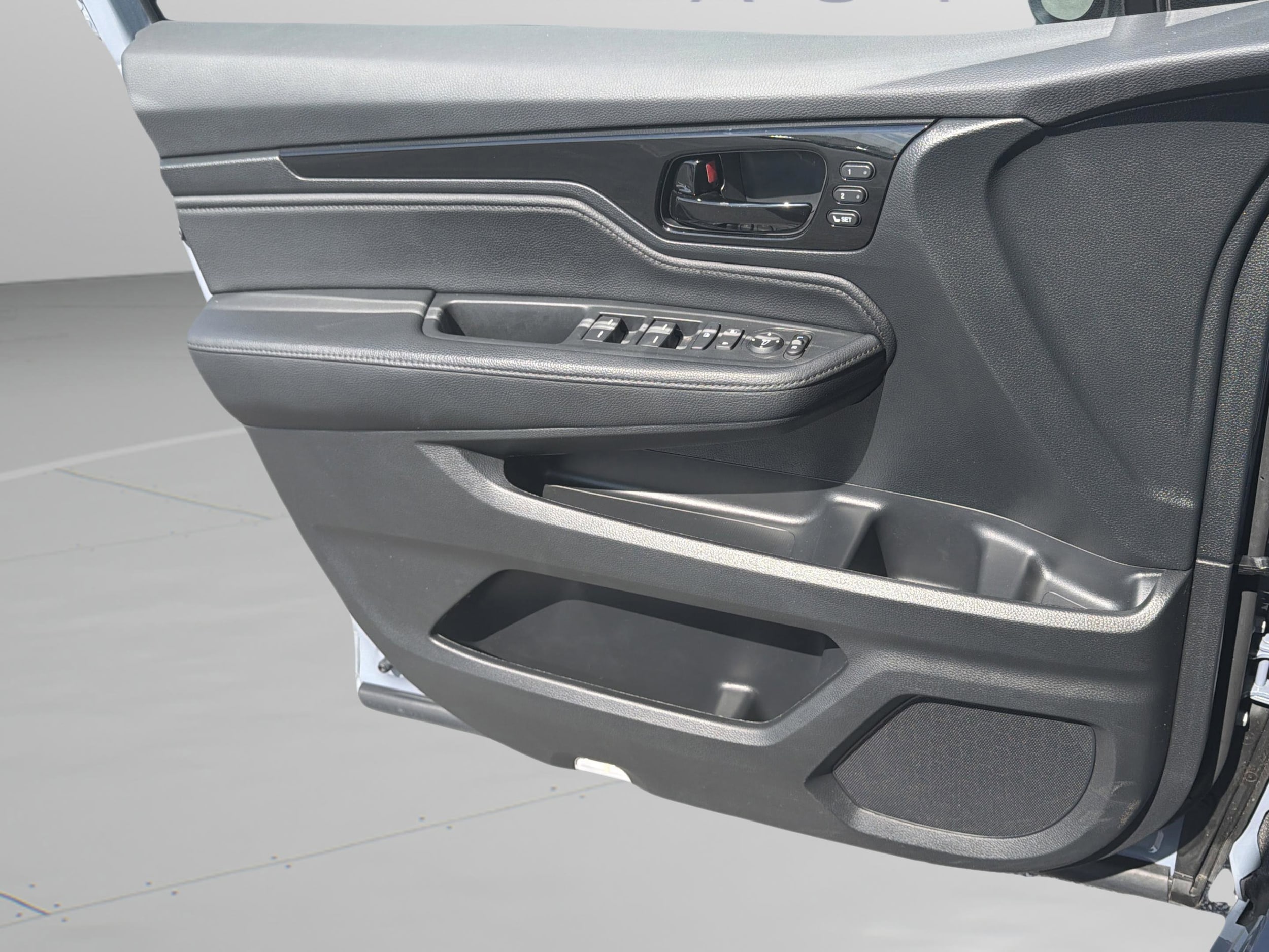 2024 Honda Odyssey Touring - Photo 25